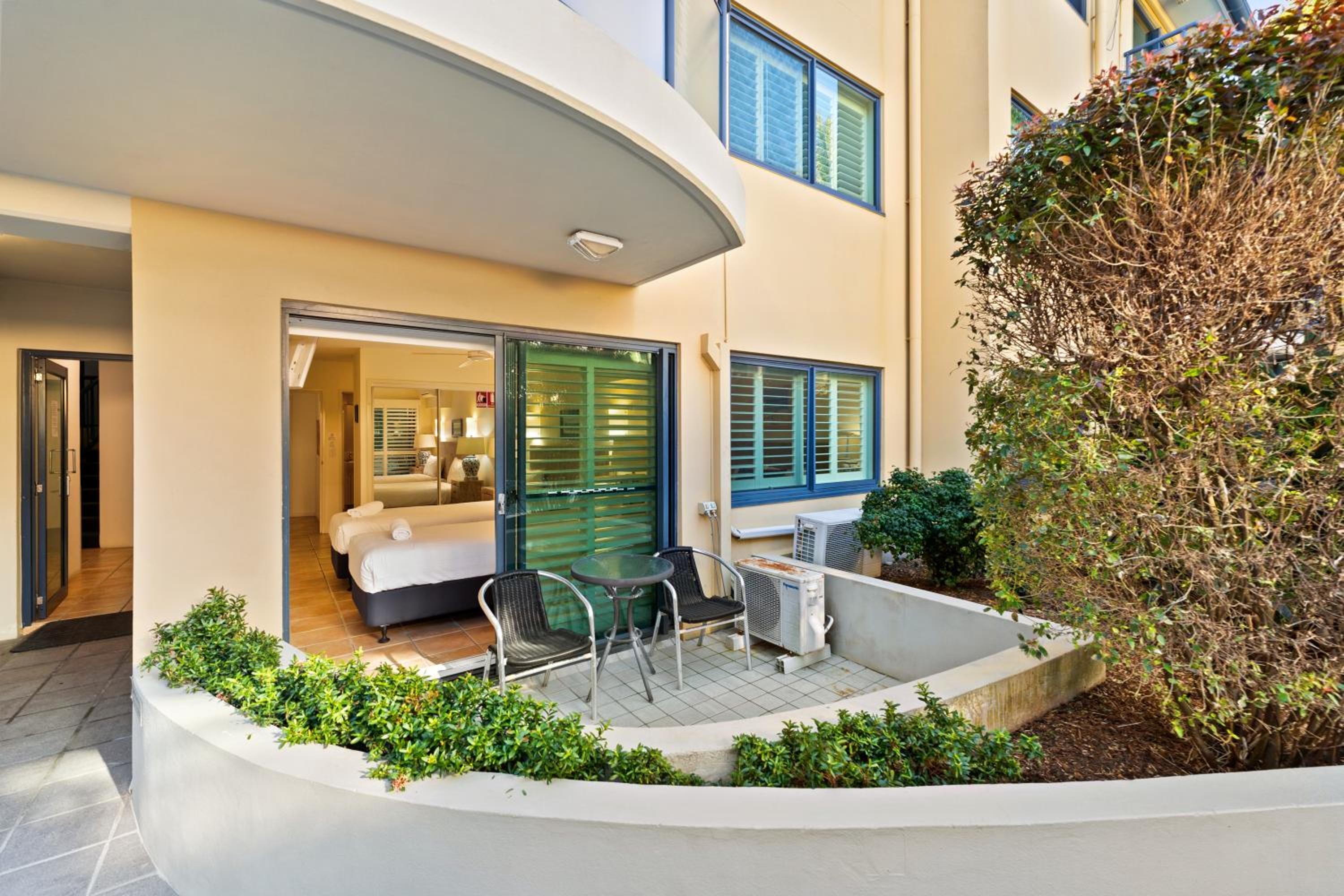 Motel Room Garden View - Photo 16