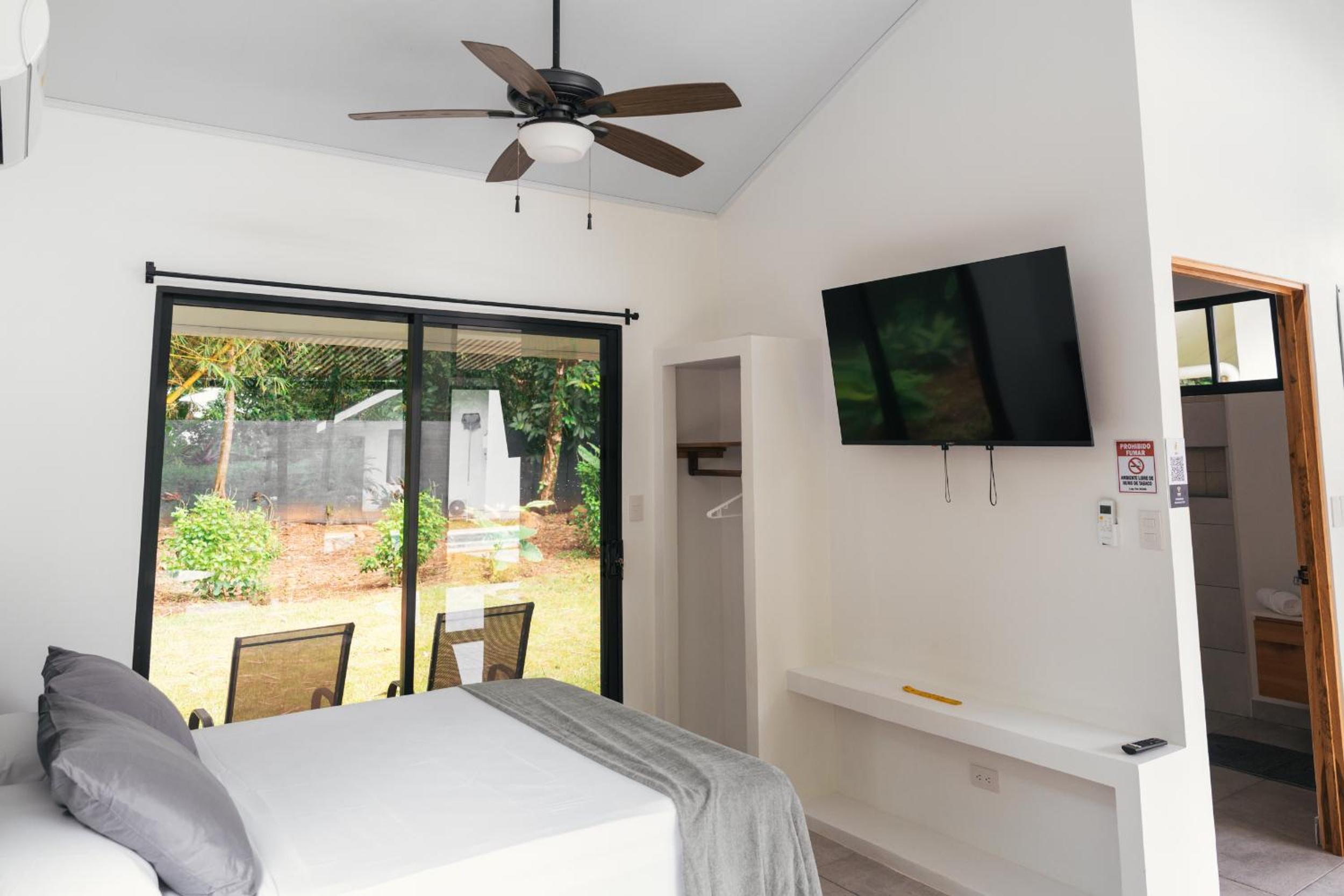 One-Bedroom House photo 2