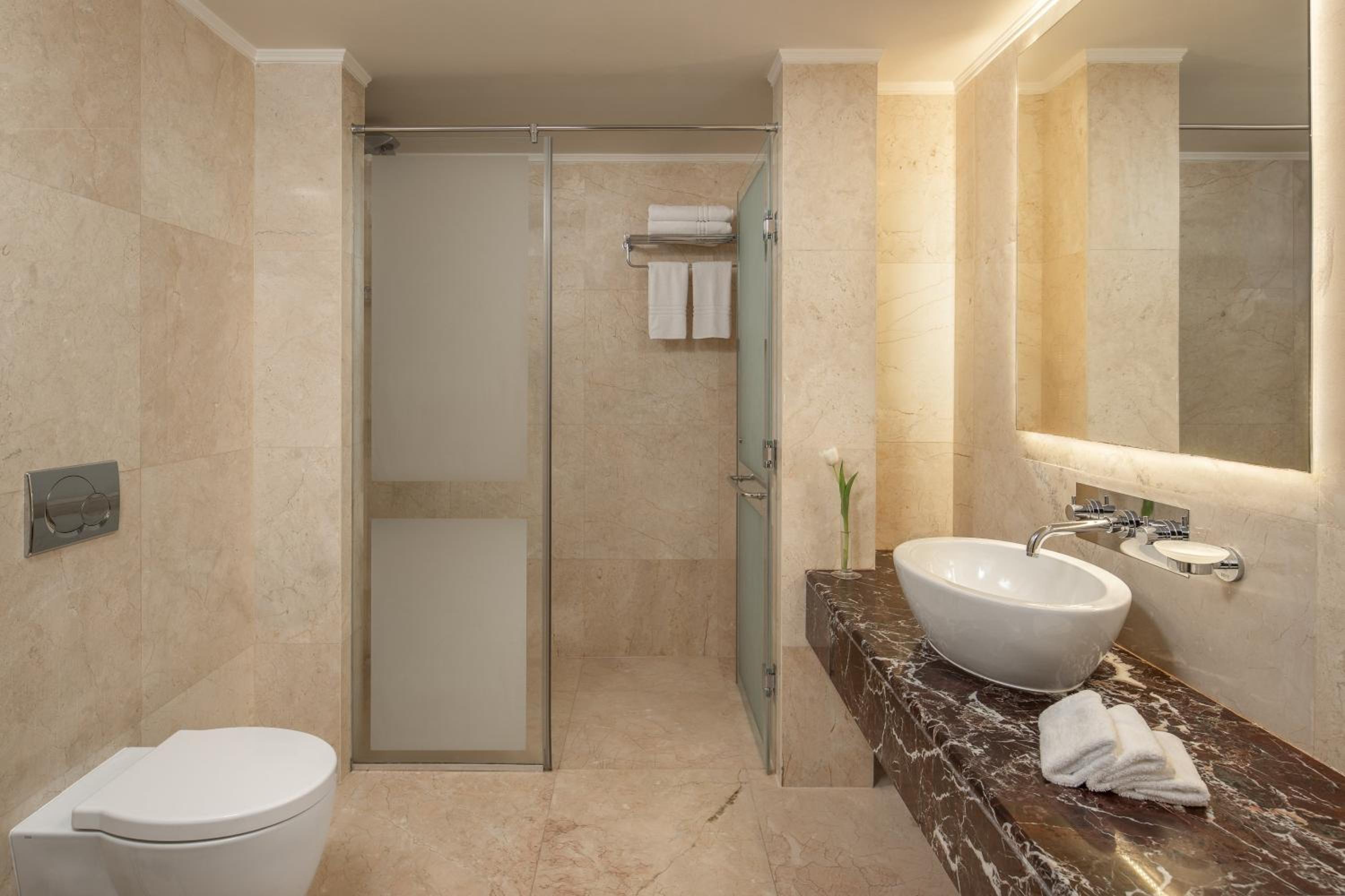 Super King Suite - Photo 2