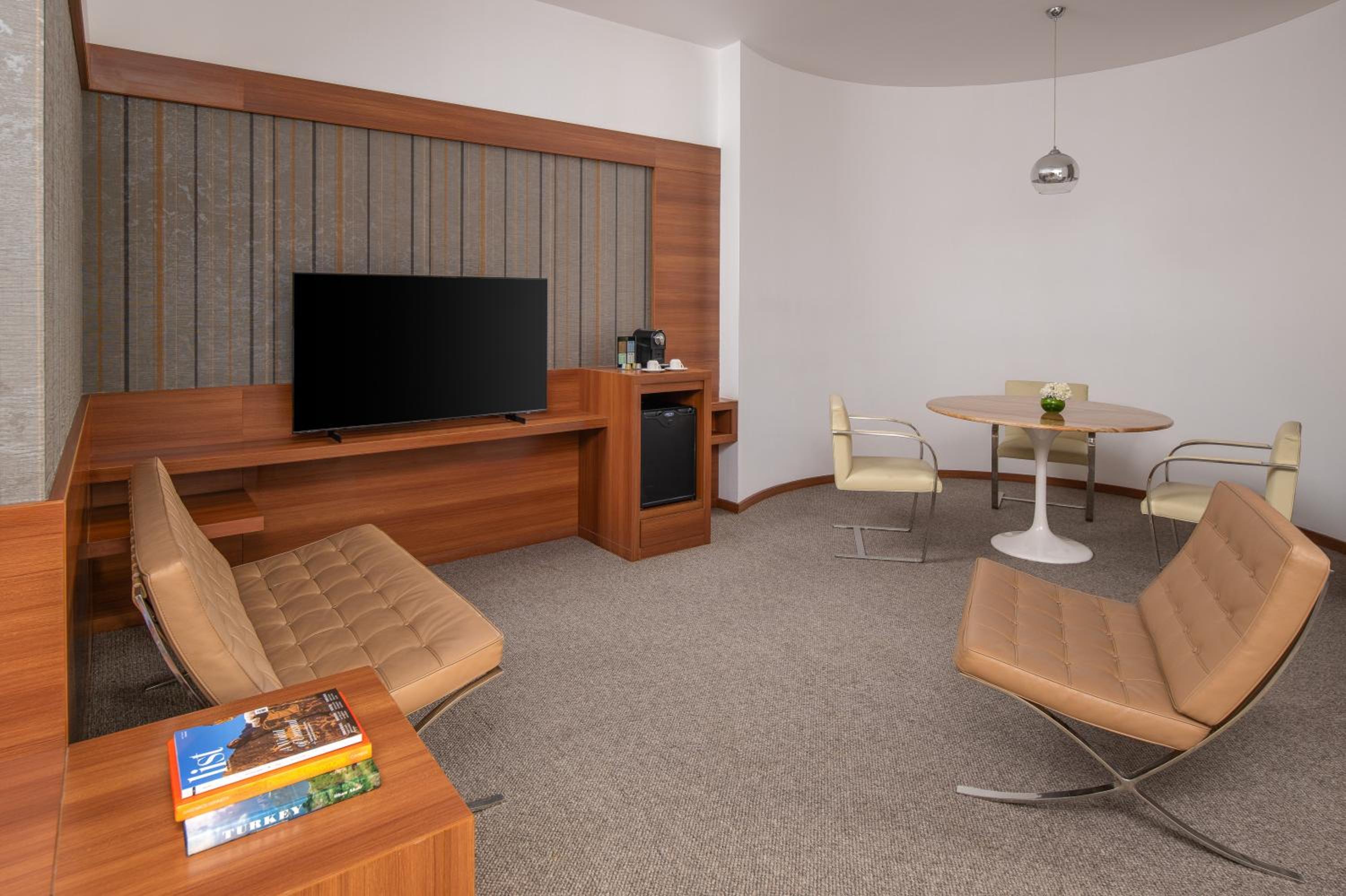 Super King Suite - Photo 3