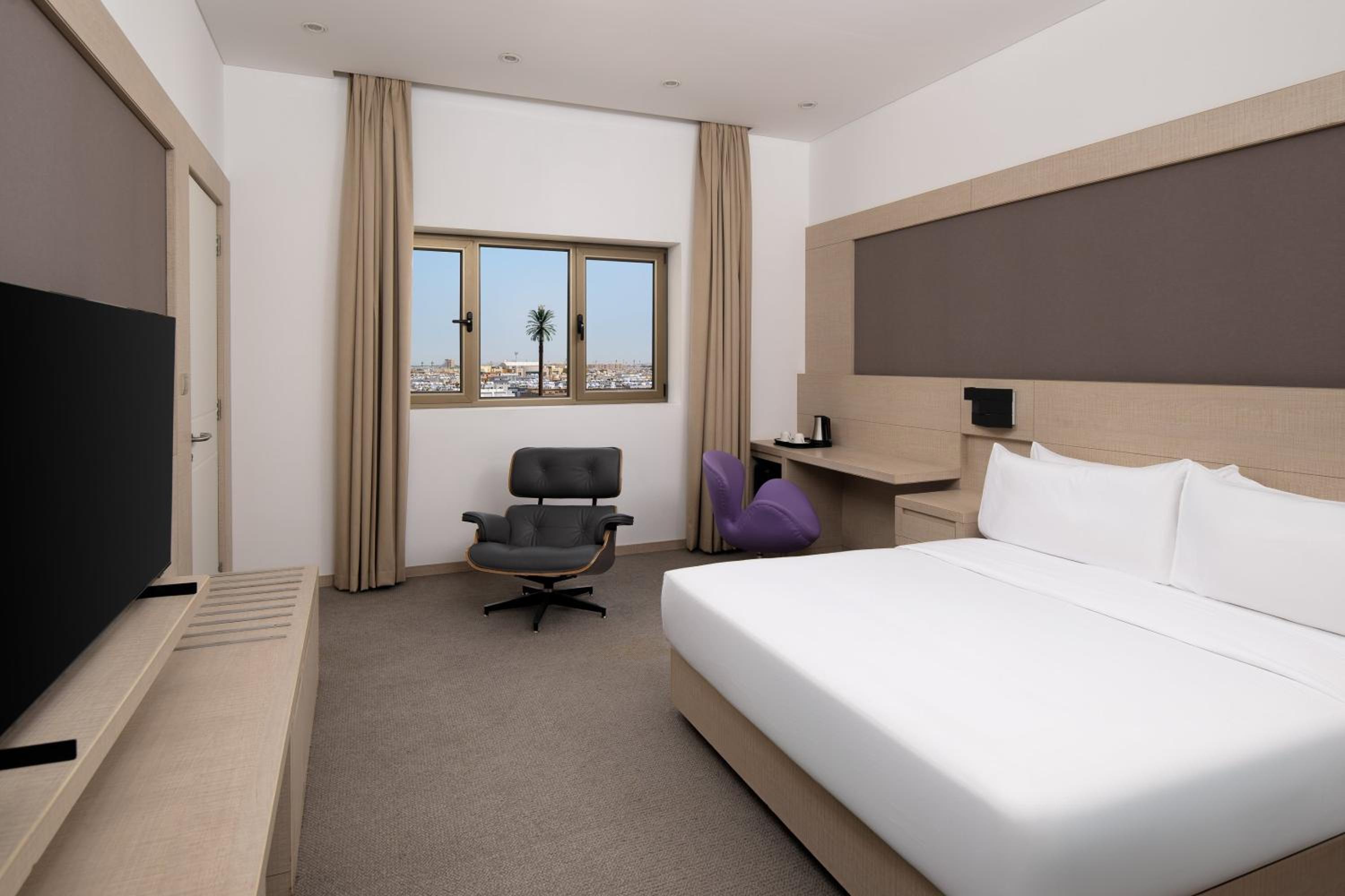 Deluxe Queen Room - Photo 4
