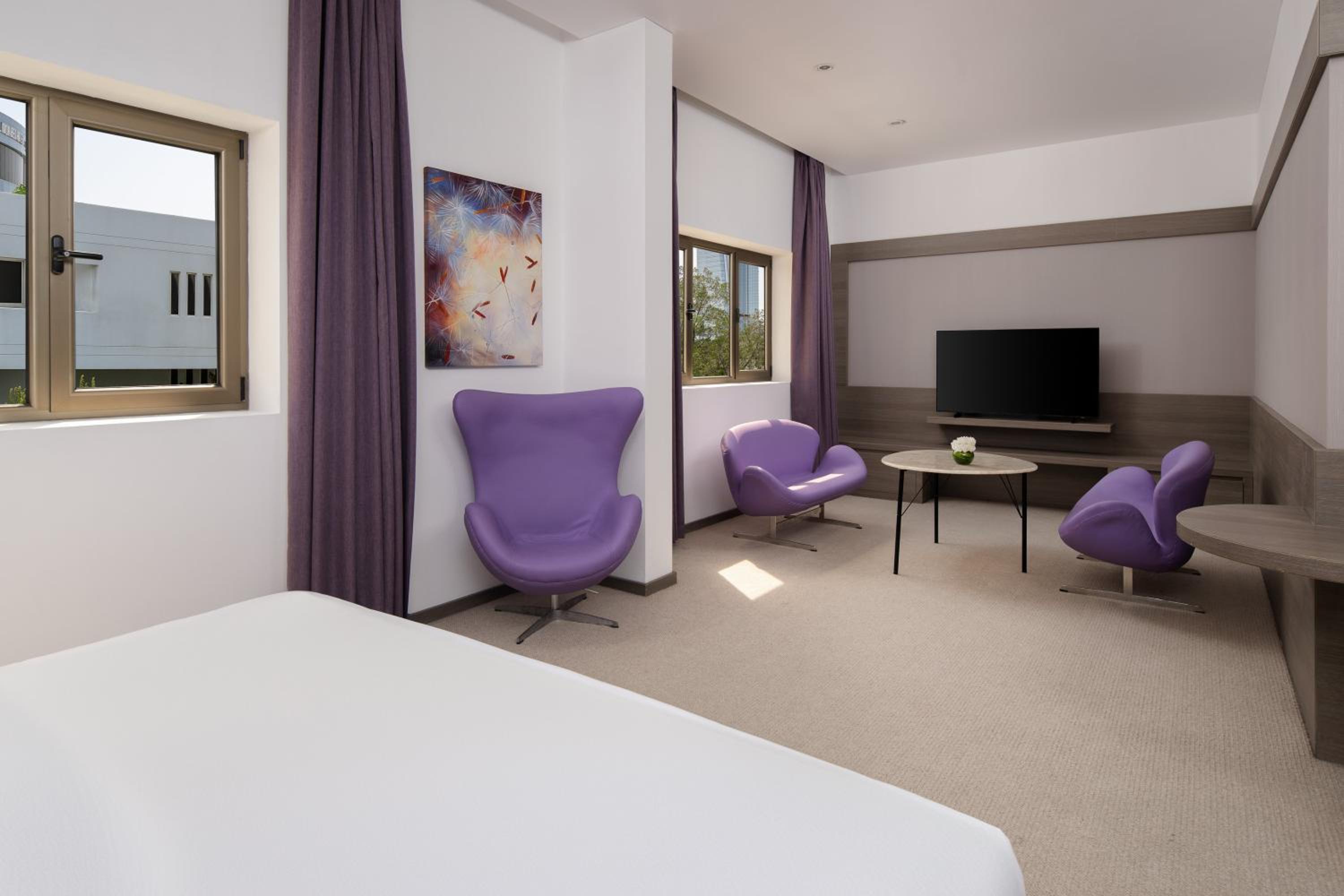 Super King Suite Dining with Balcony - Photo 4