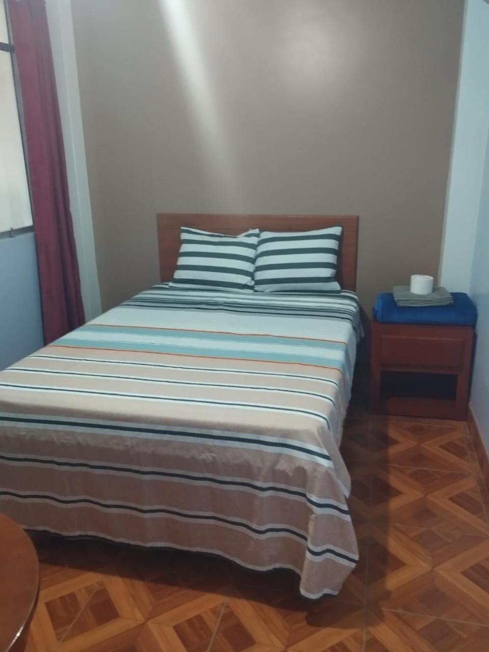 Single Room with Bathroom photo 2