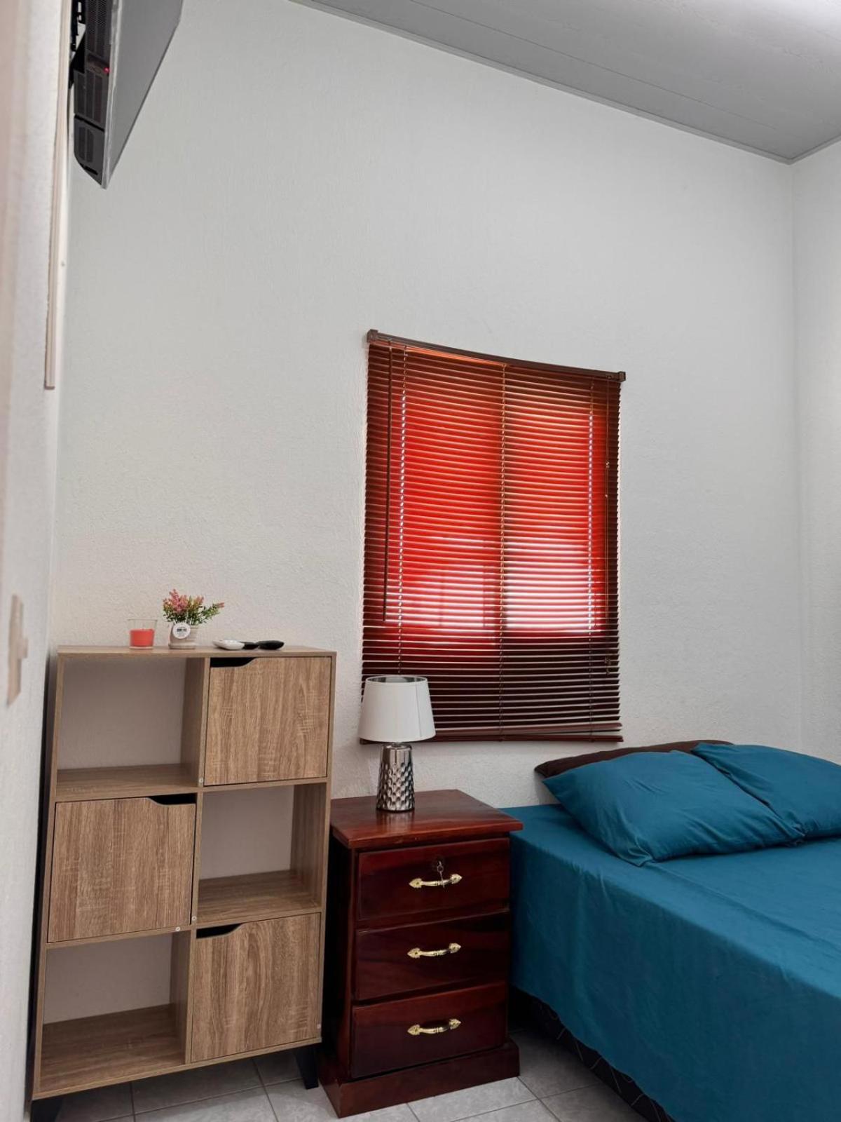 One-Bedroom House photo 2