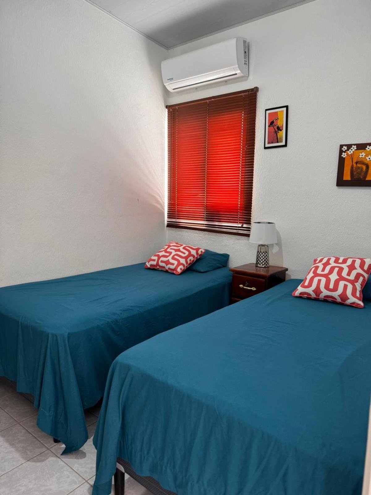 One-Bedroom House photo 1
