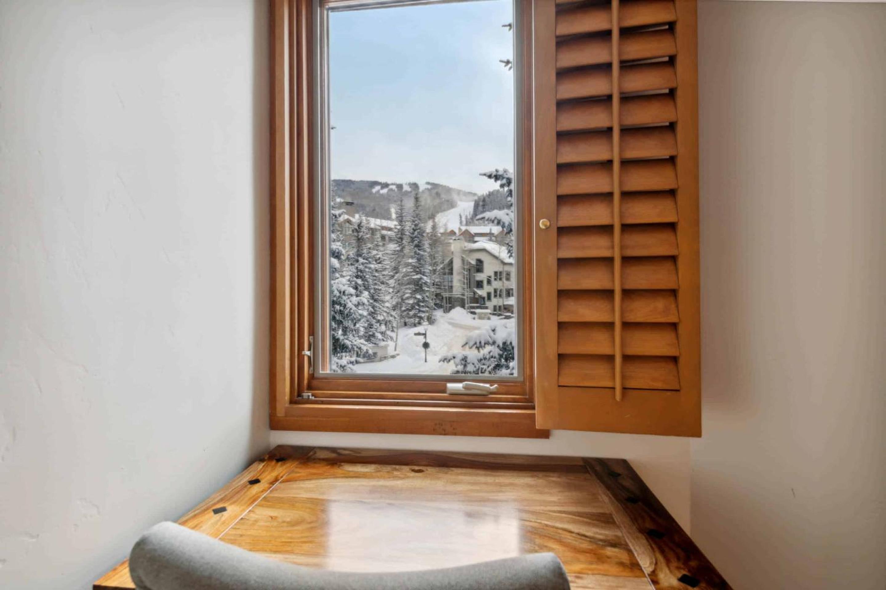 Two-Bedroom Apartment with Balcony photo 1