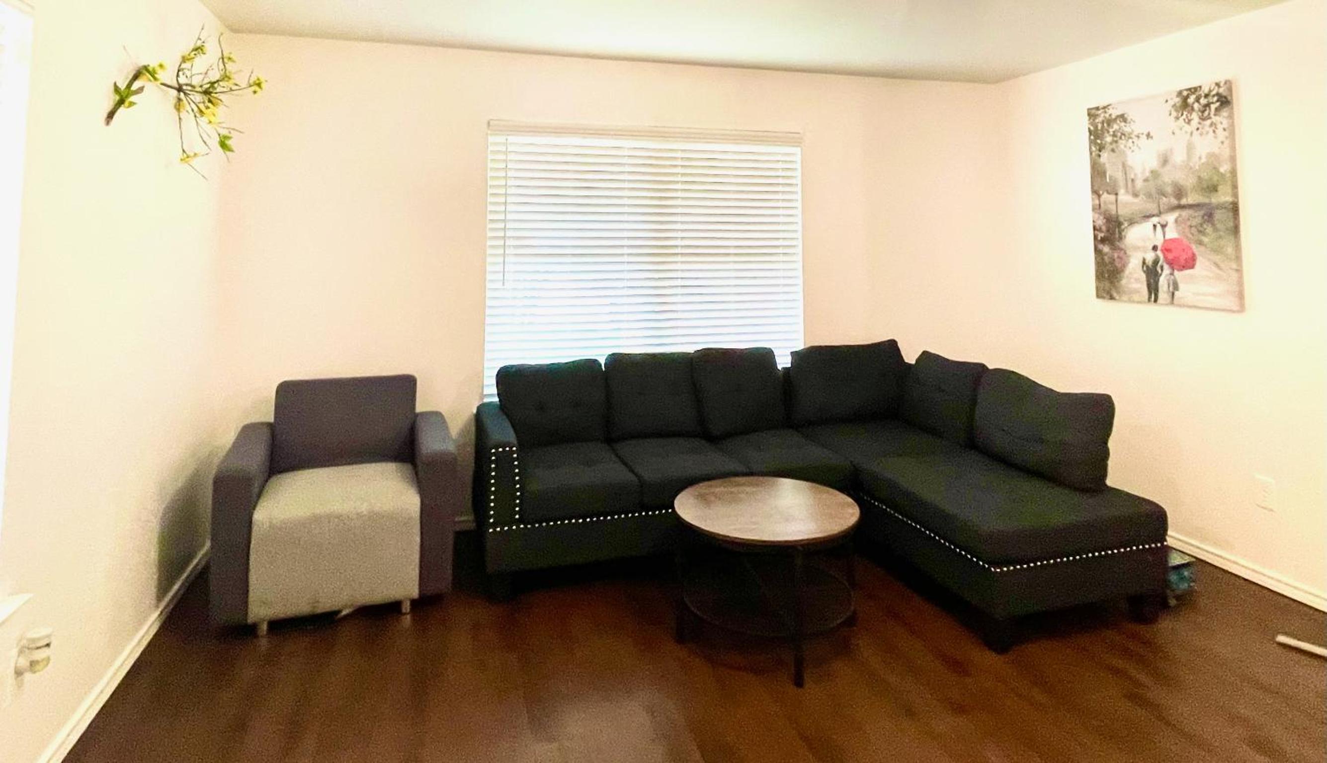 Three-Bedroom House photo 3