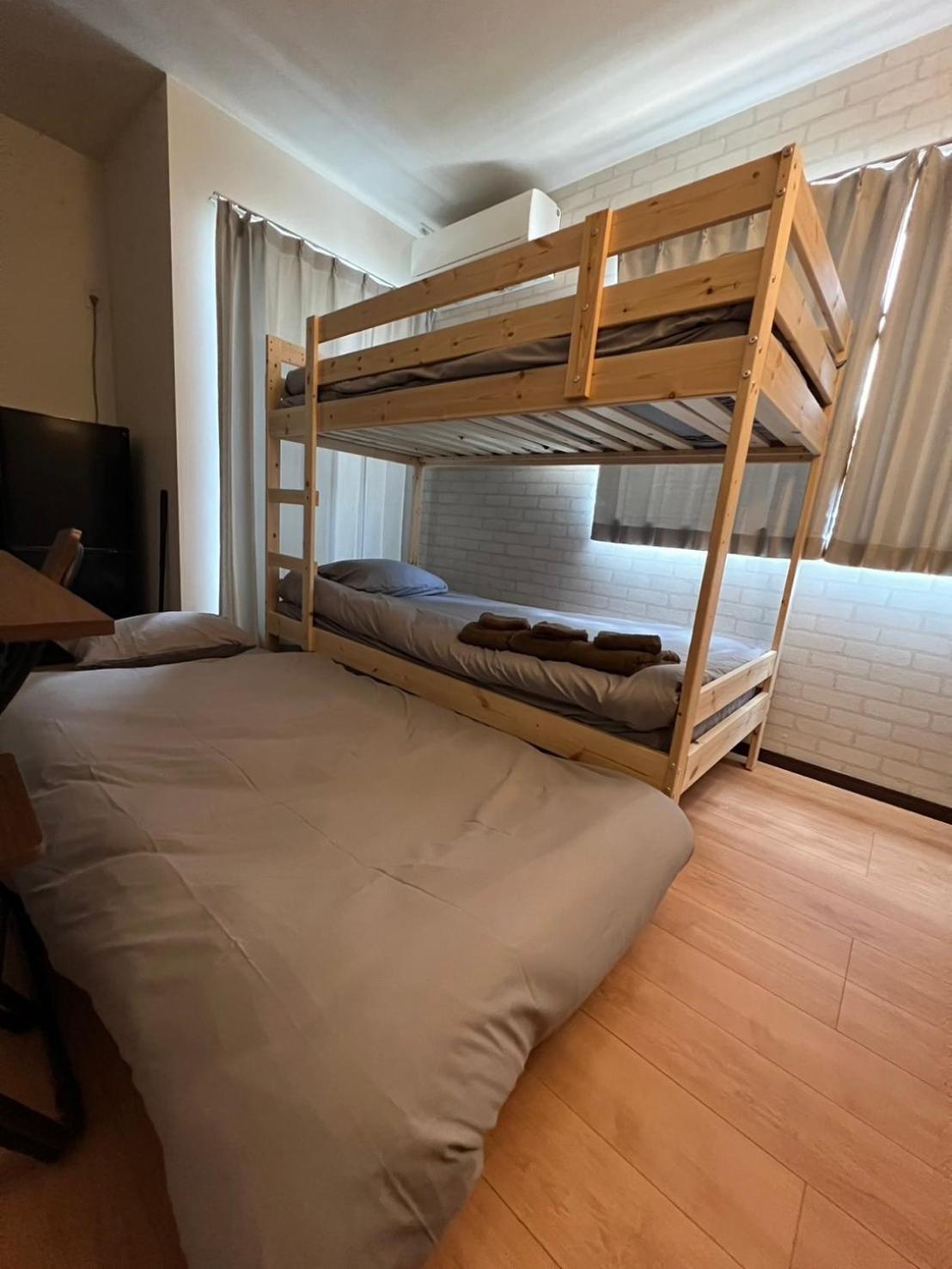 One-Bedroom Apartment photo 1