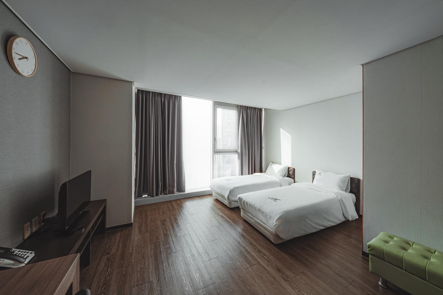 Deluxe Twin Room - Photo 7