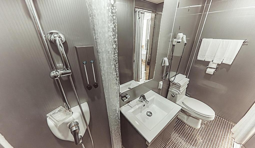 Deluxe Triple Room - Photo 5