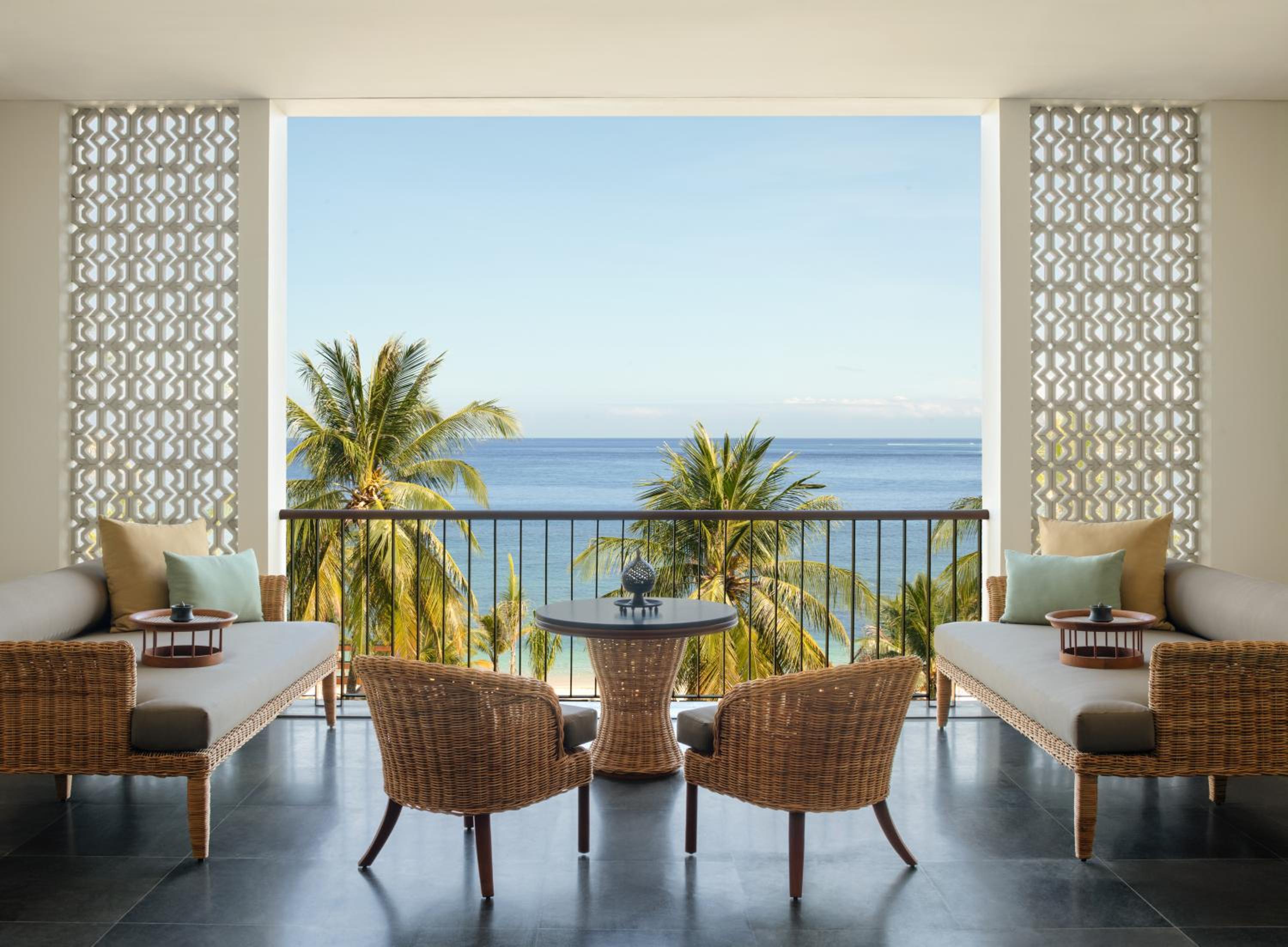 Deluxe Twin Suite with Balcony and Ocean View - High Floor - Photo 3