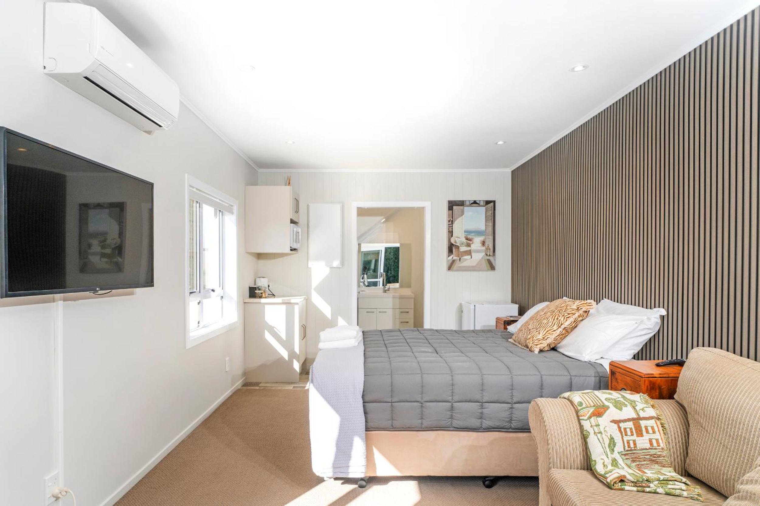 Studio Apartment - Photo 5