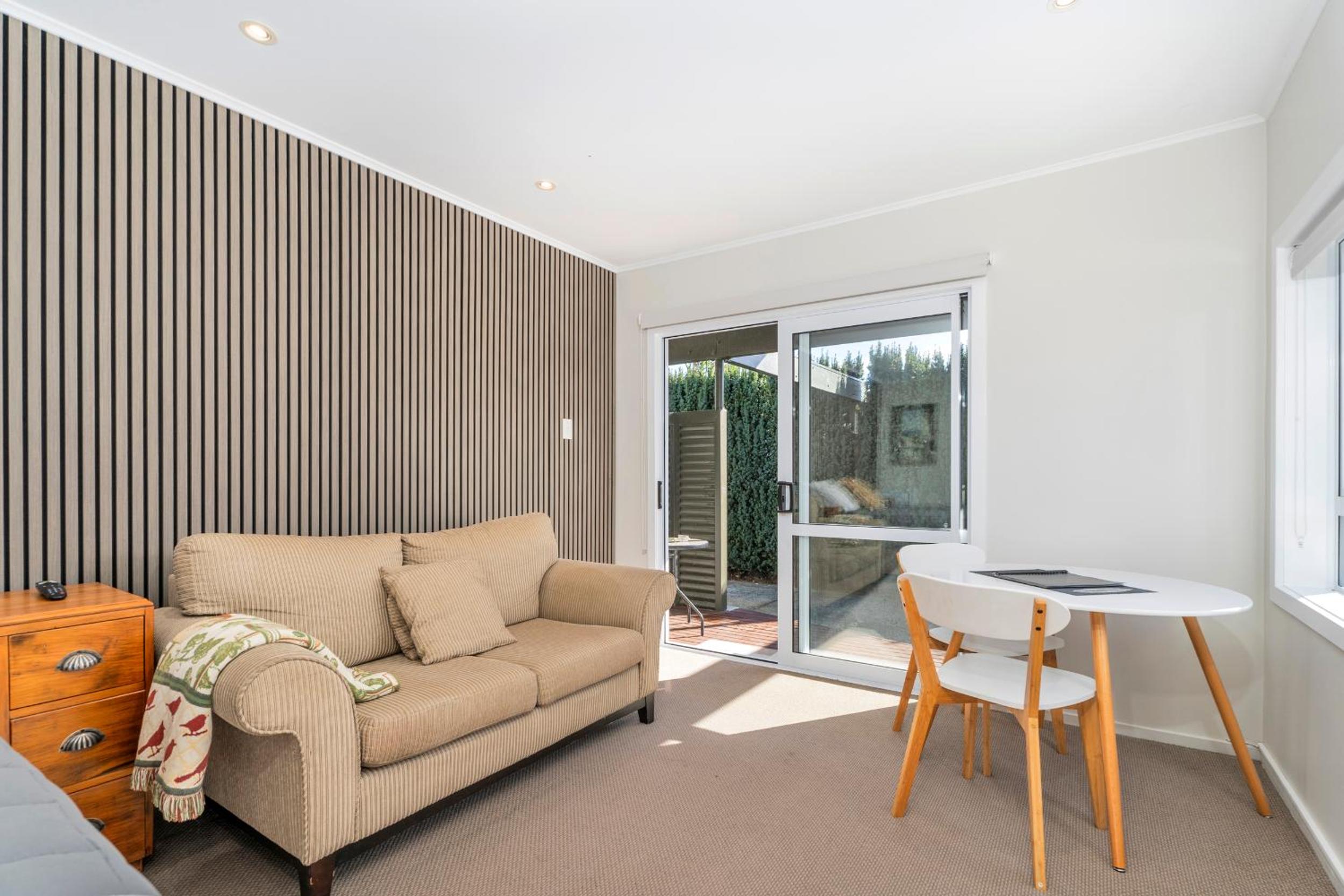 Studio Apartment - Photo 9