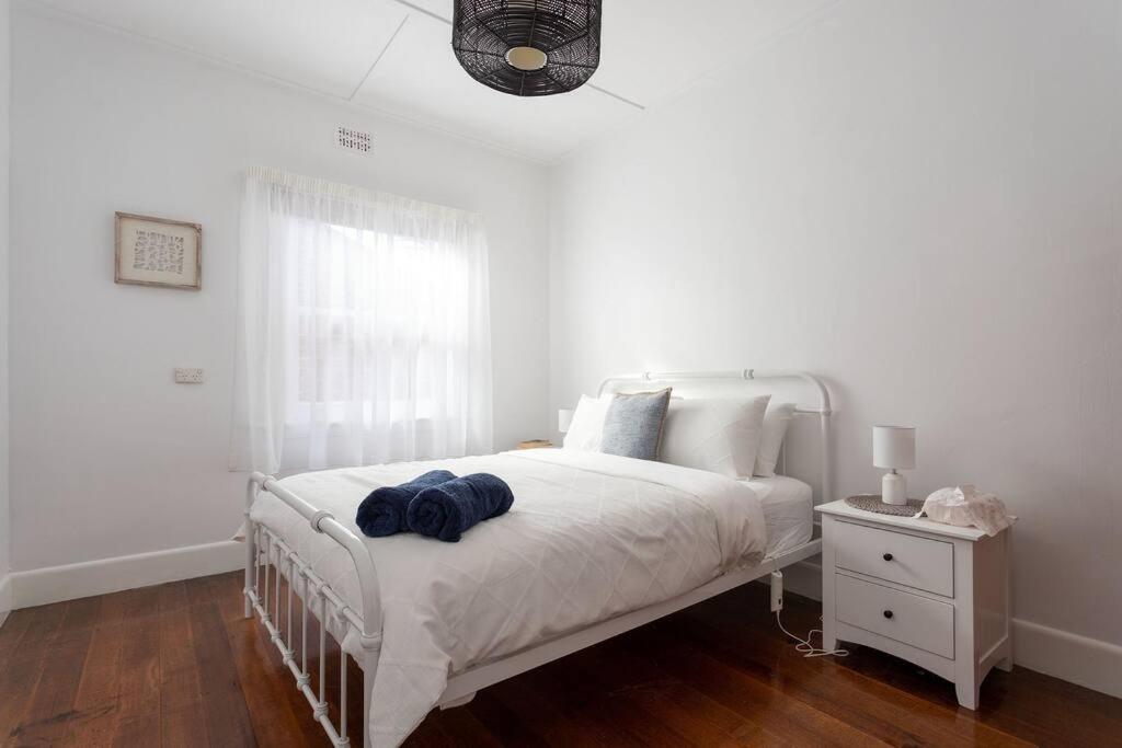 One-Bedroom House photo 1