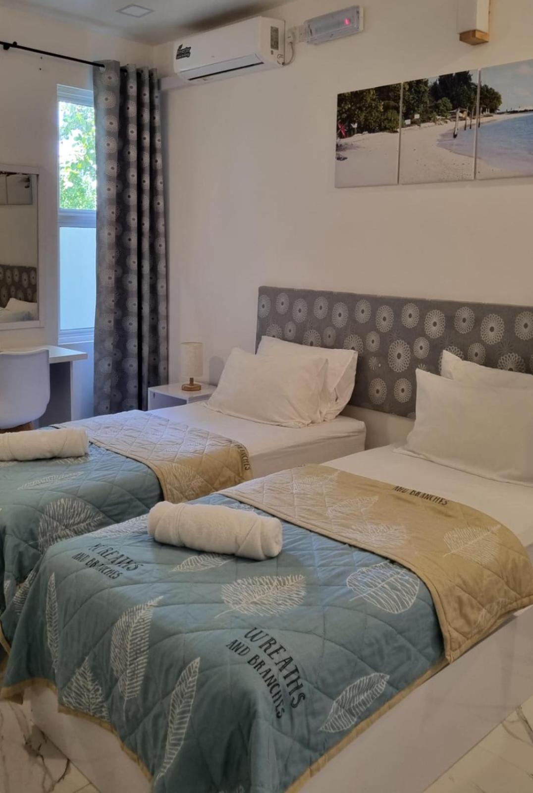 Deluxe Room - Photo 5