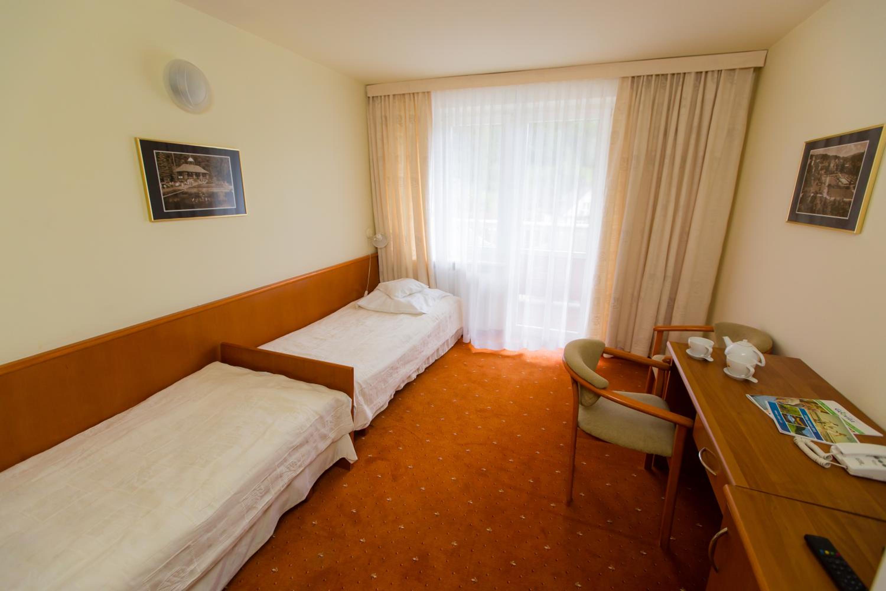 Twin Room - Photo 4