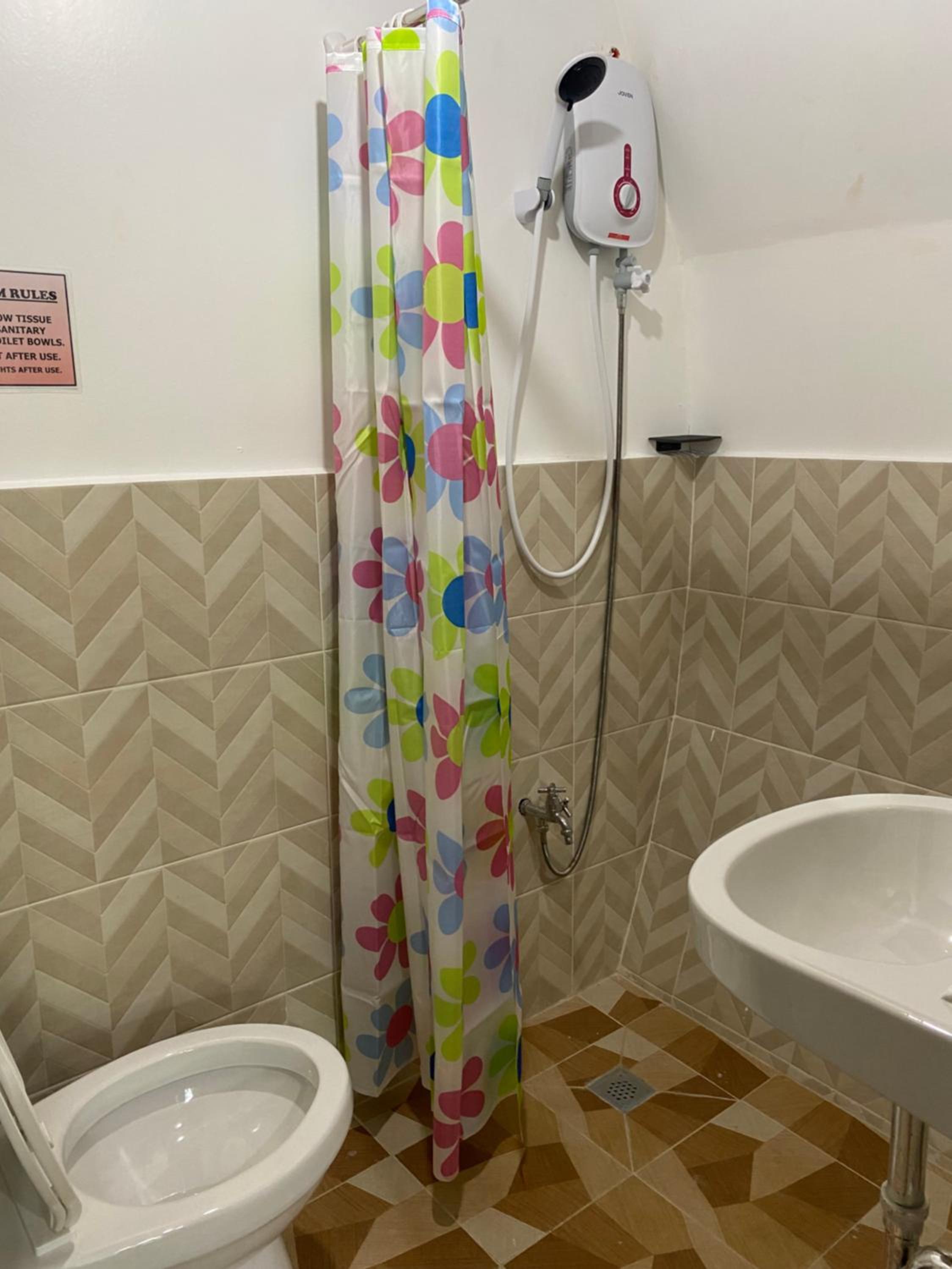 Double or Twin Room with Private Bathroom photo 3