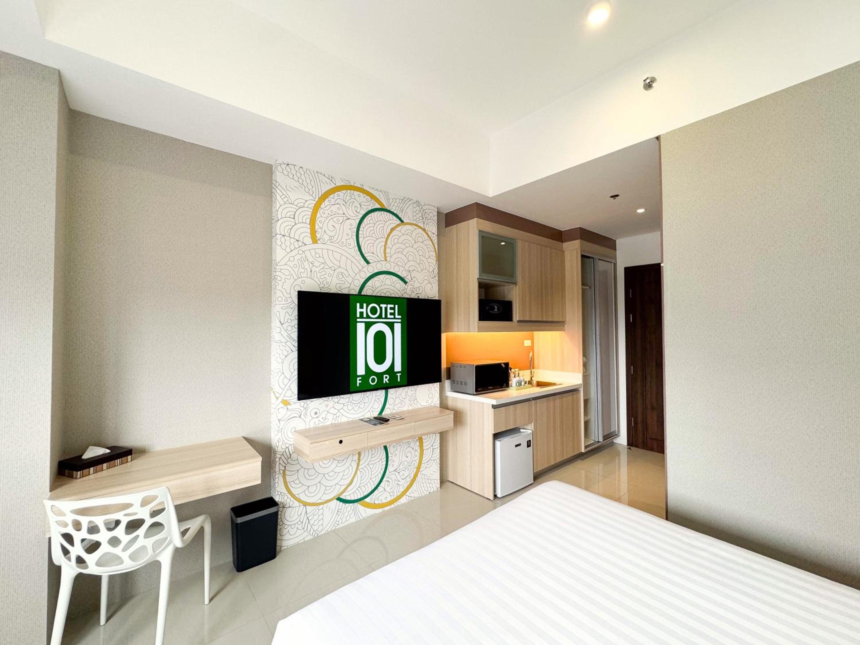 Standard Double Room - Photo 8