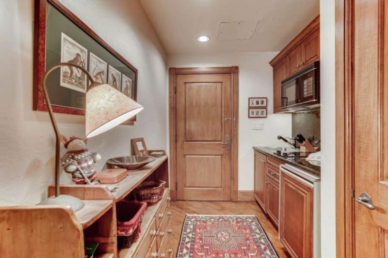 Studio Apartment with King Bed photo 1