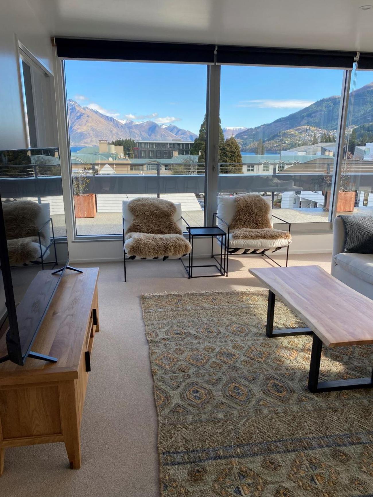Three-Bedroom Premium Apartment with Balcony photo 1