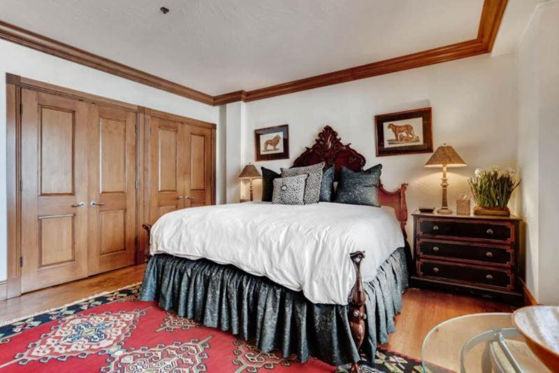 Studio Apartment with King Bed photo 3