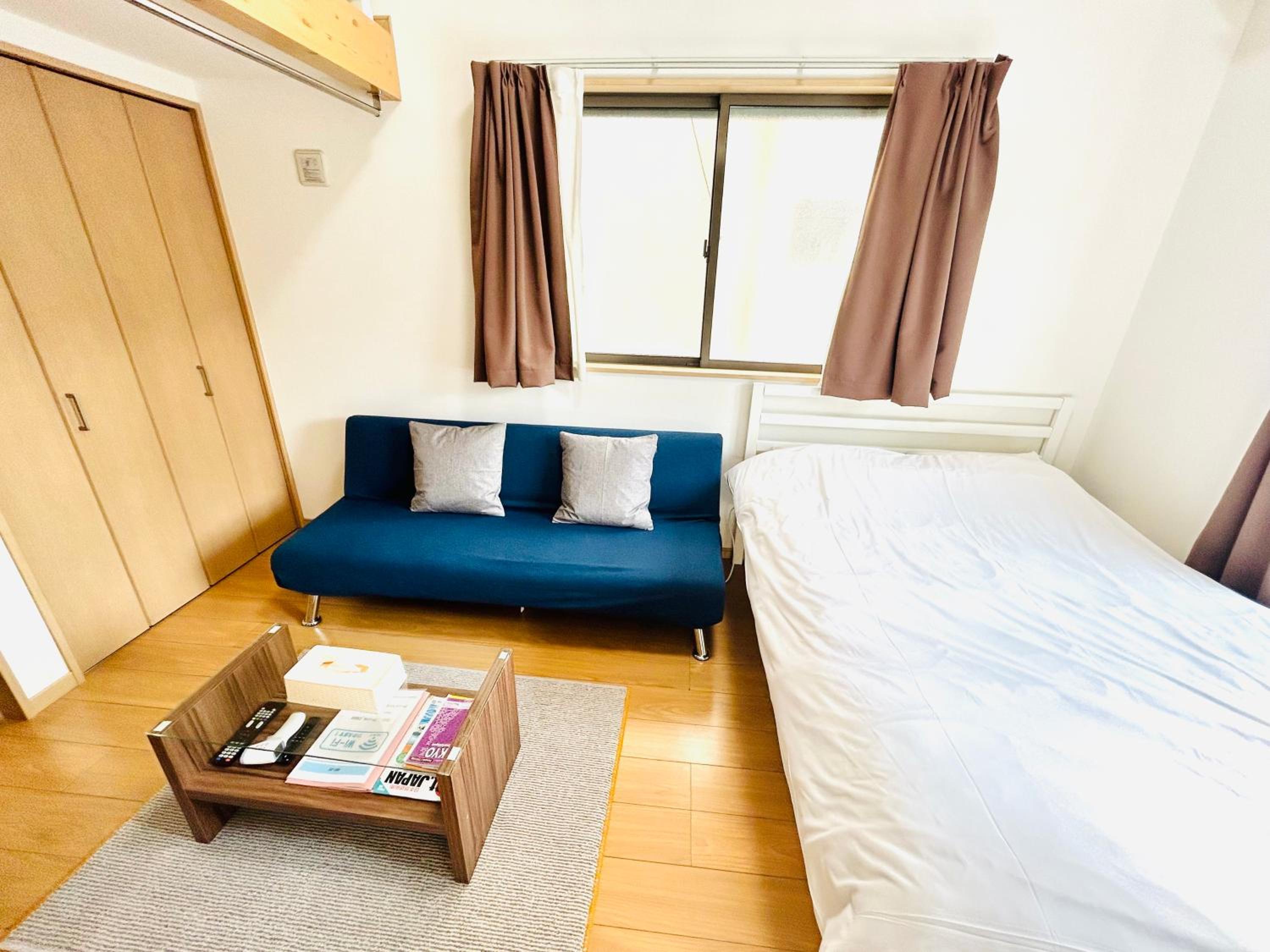 One-Bedroom Apartment photo 2