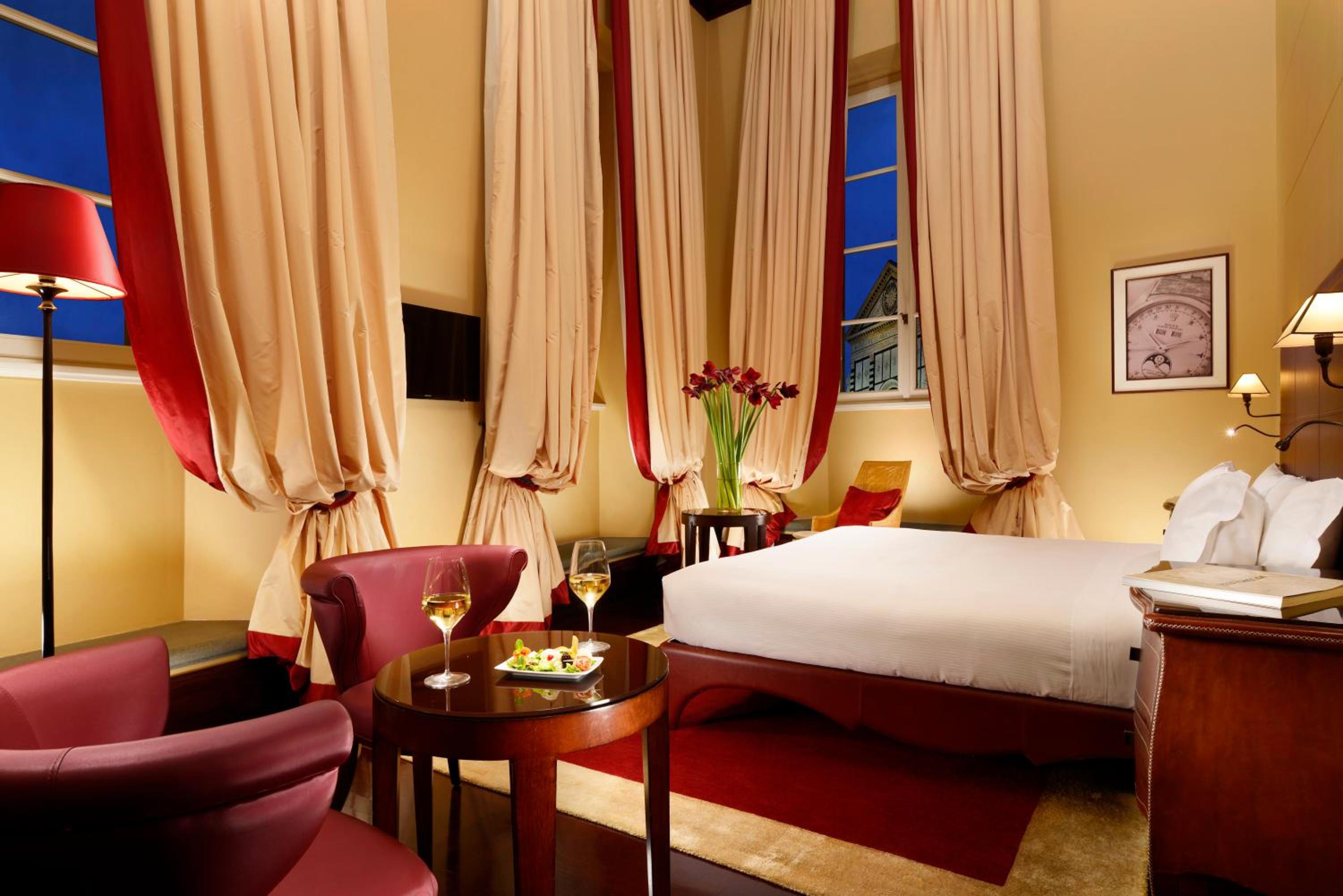 Deluxe Double Room with City View photo 1