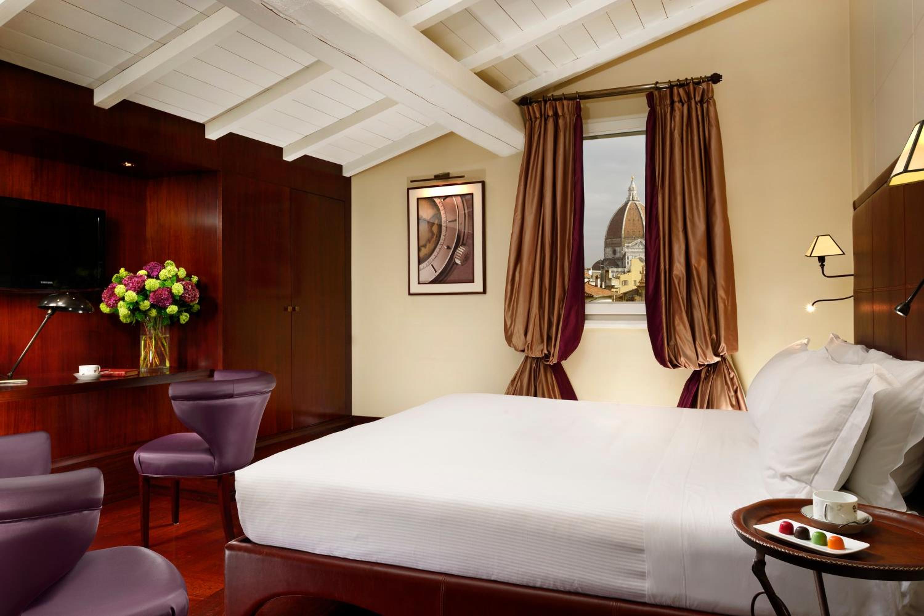 Deluxe Double Room with City View photo 3