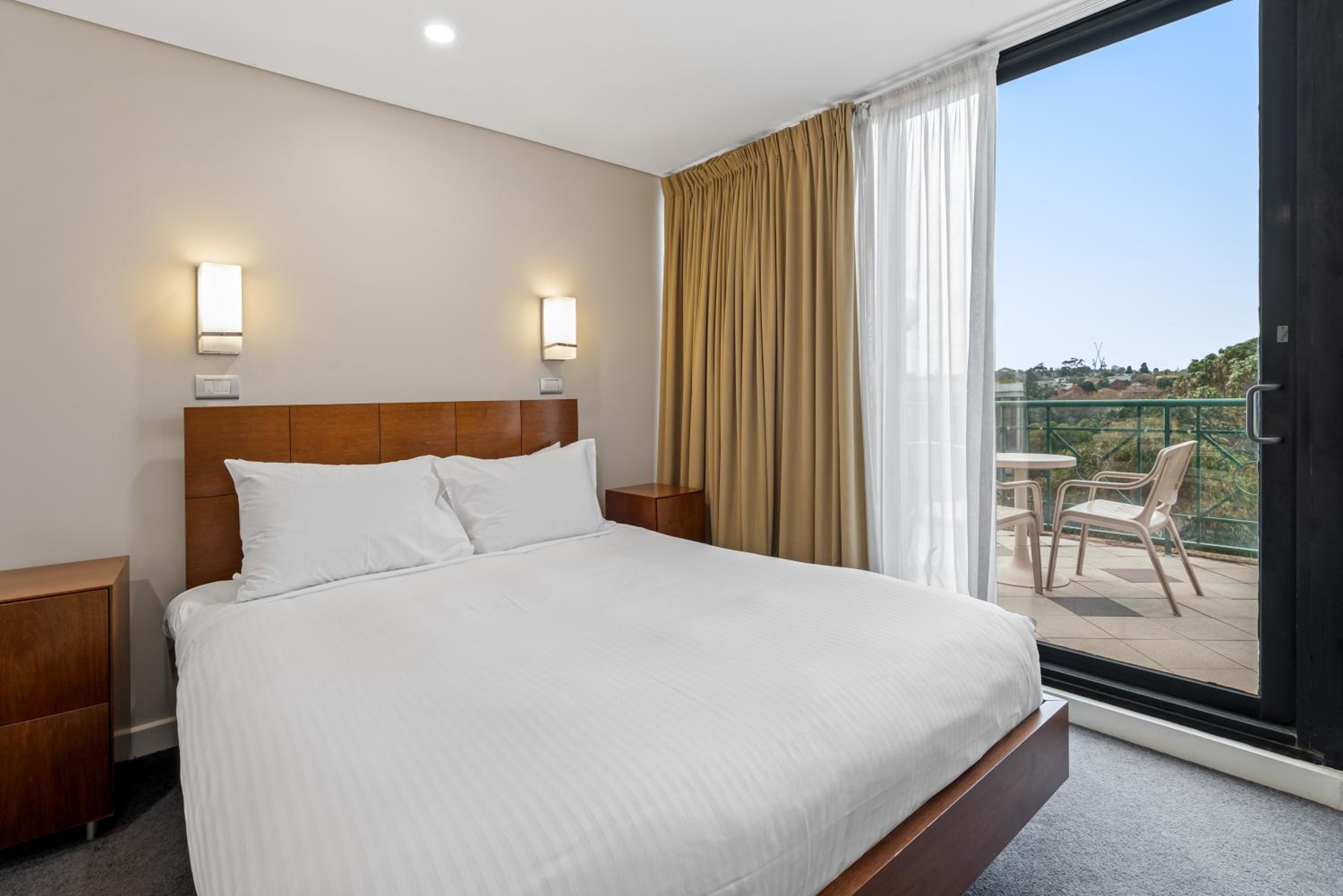 Three-Bedroom Apartment With Park View thumbnail 5