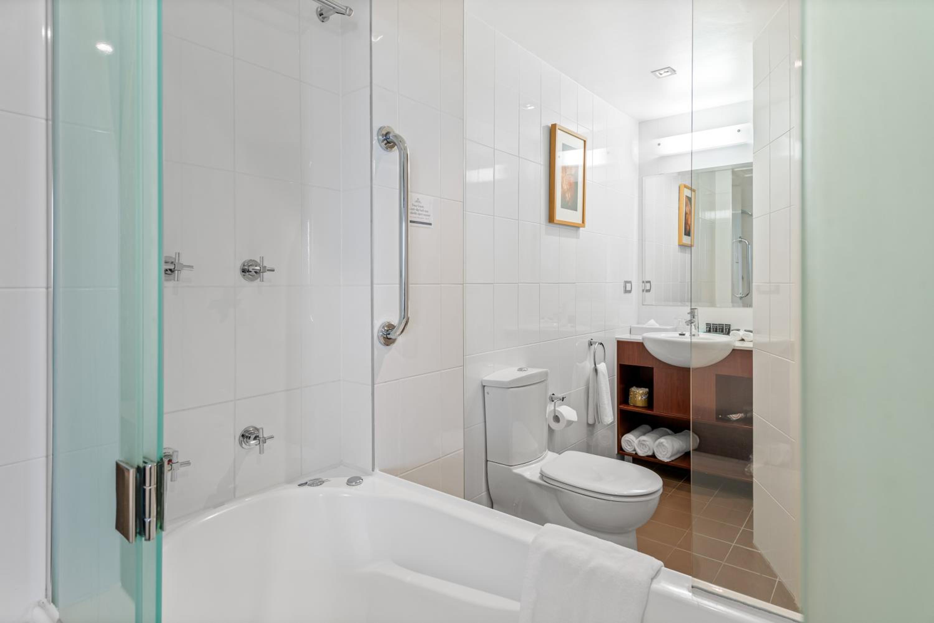 King Room With Spa Bath & Balcony - Photo 4