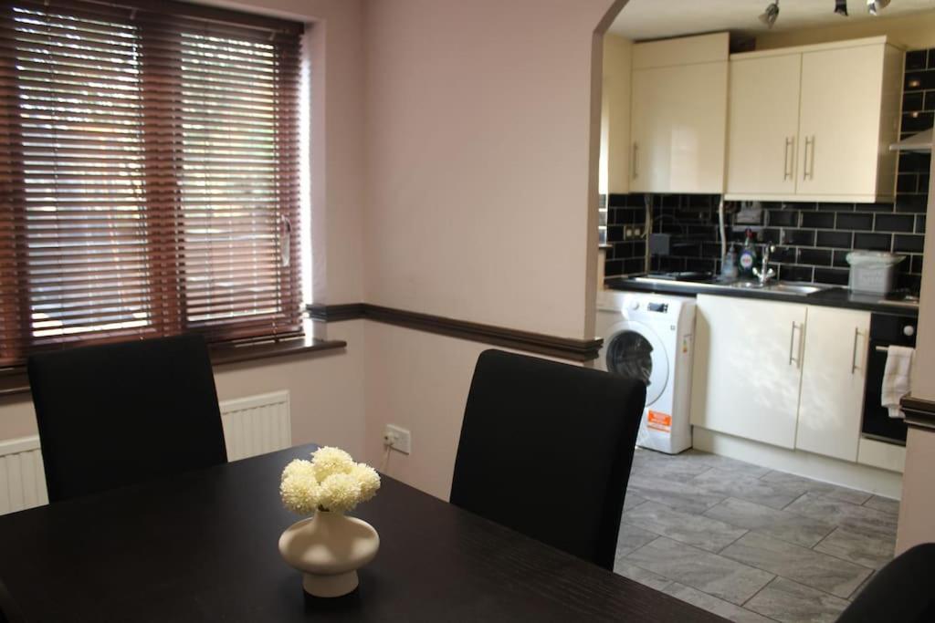 Three-Bedroom House photo 2