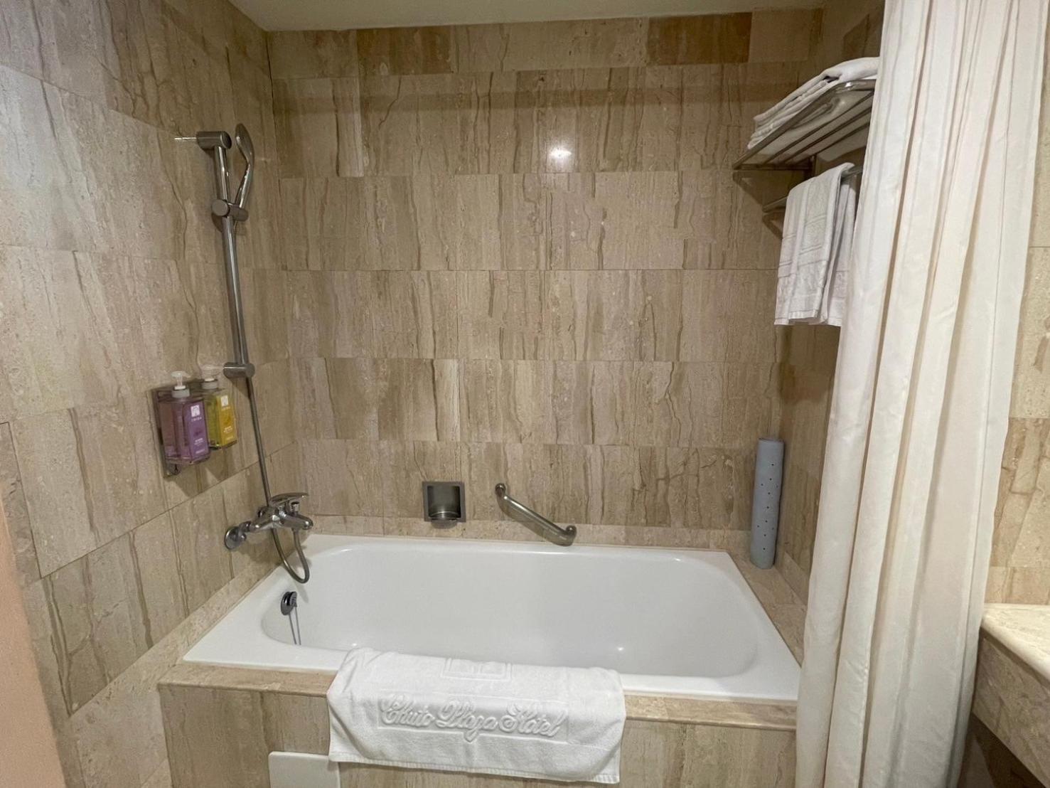 Standard Twin Room - Photo 6