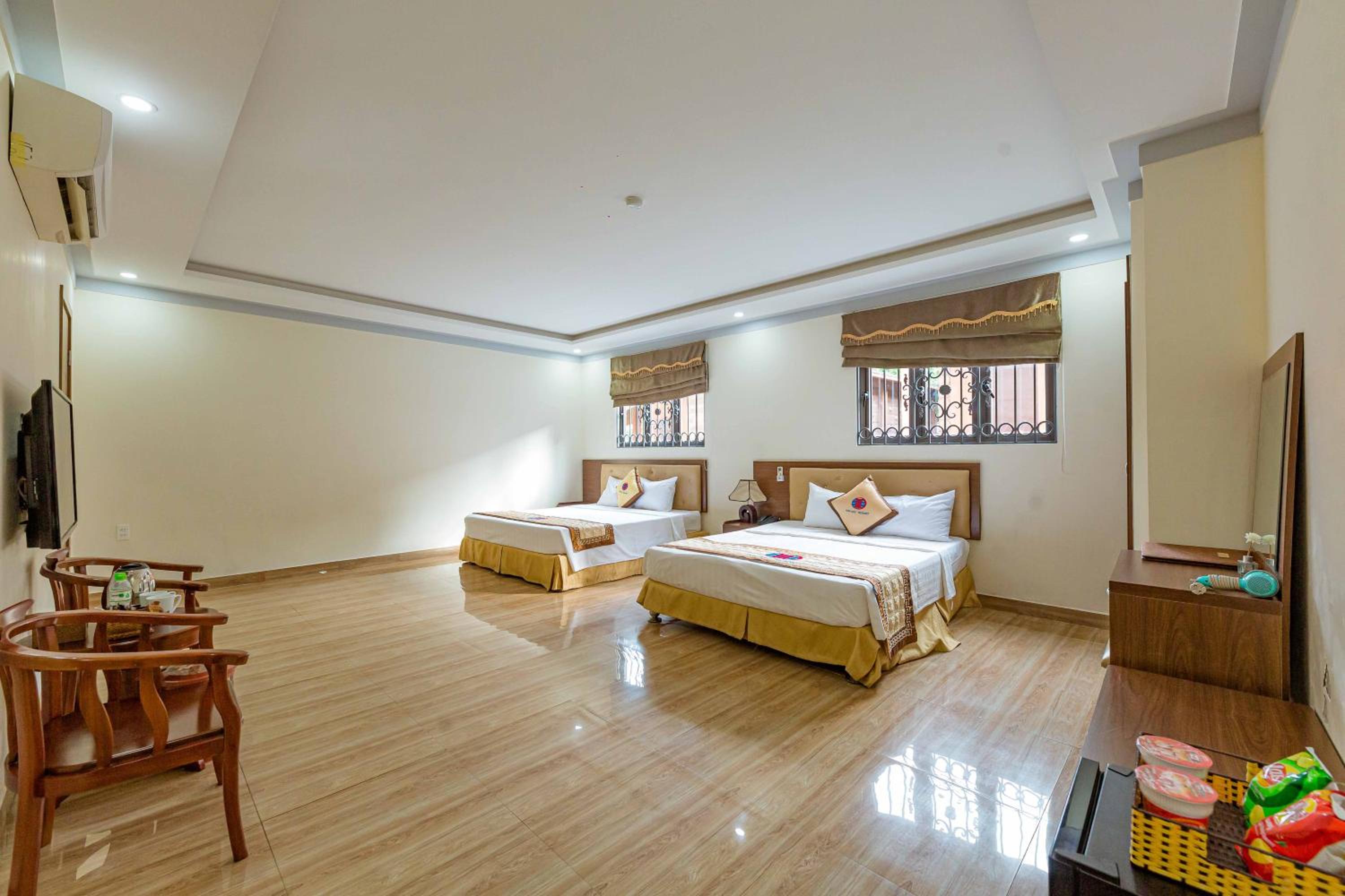 Large Double or Twin Room photo 2
