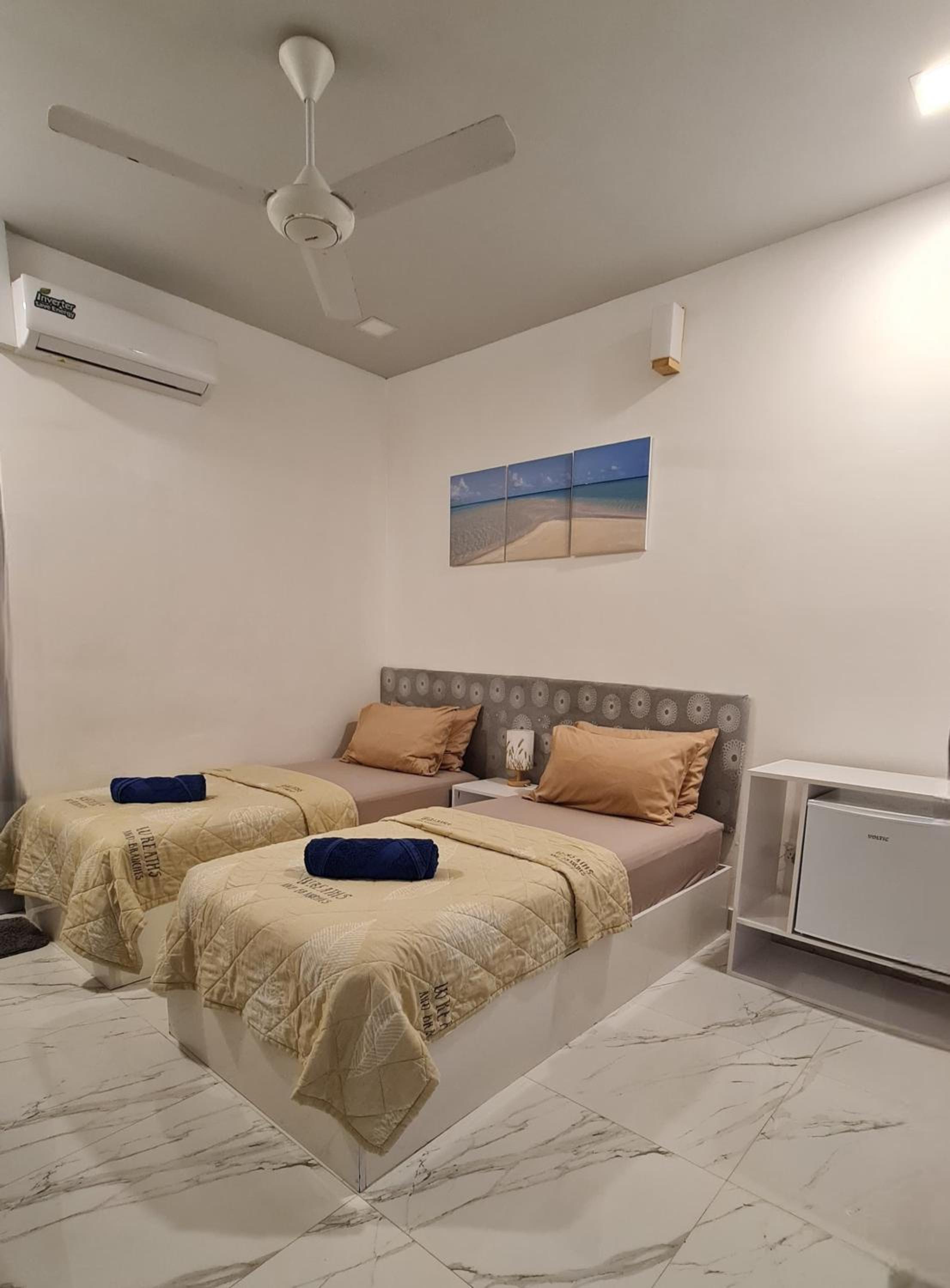 Budget Double Room - Photo 8