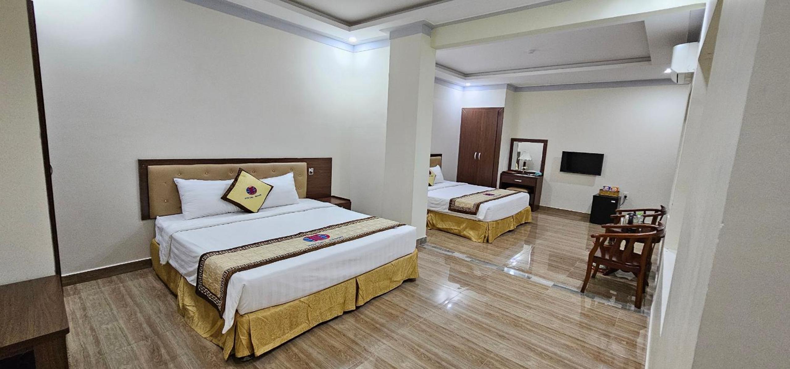 Large Double or Twin Room photo 3