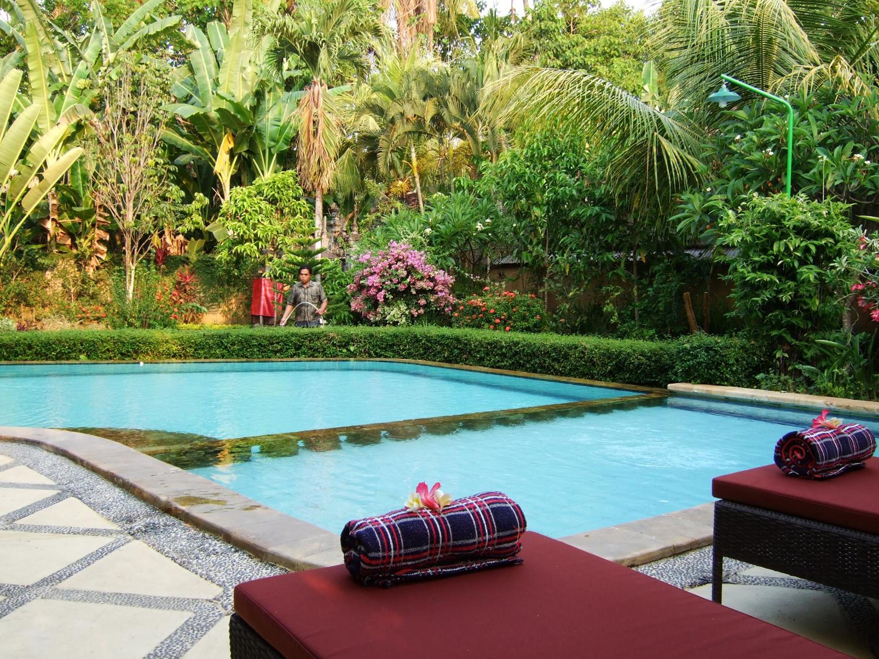 Three-Bedroom Villa - Photo 2