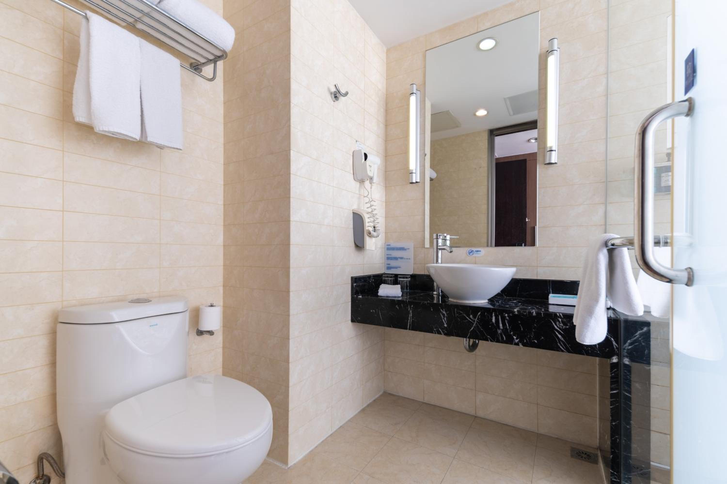 Standard Twin Room - Photo 5