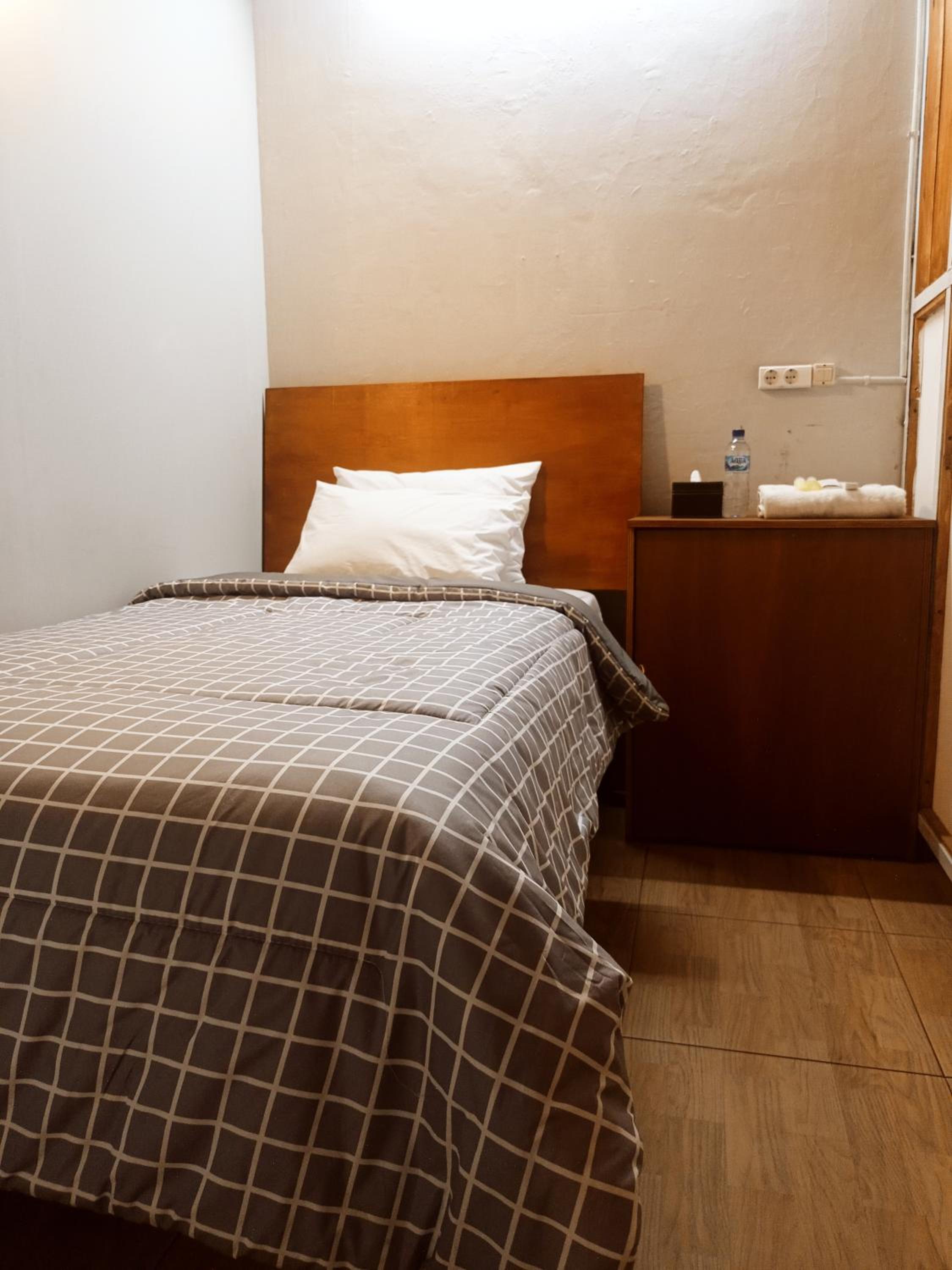 Small Single Room photo 1