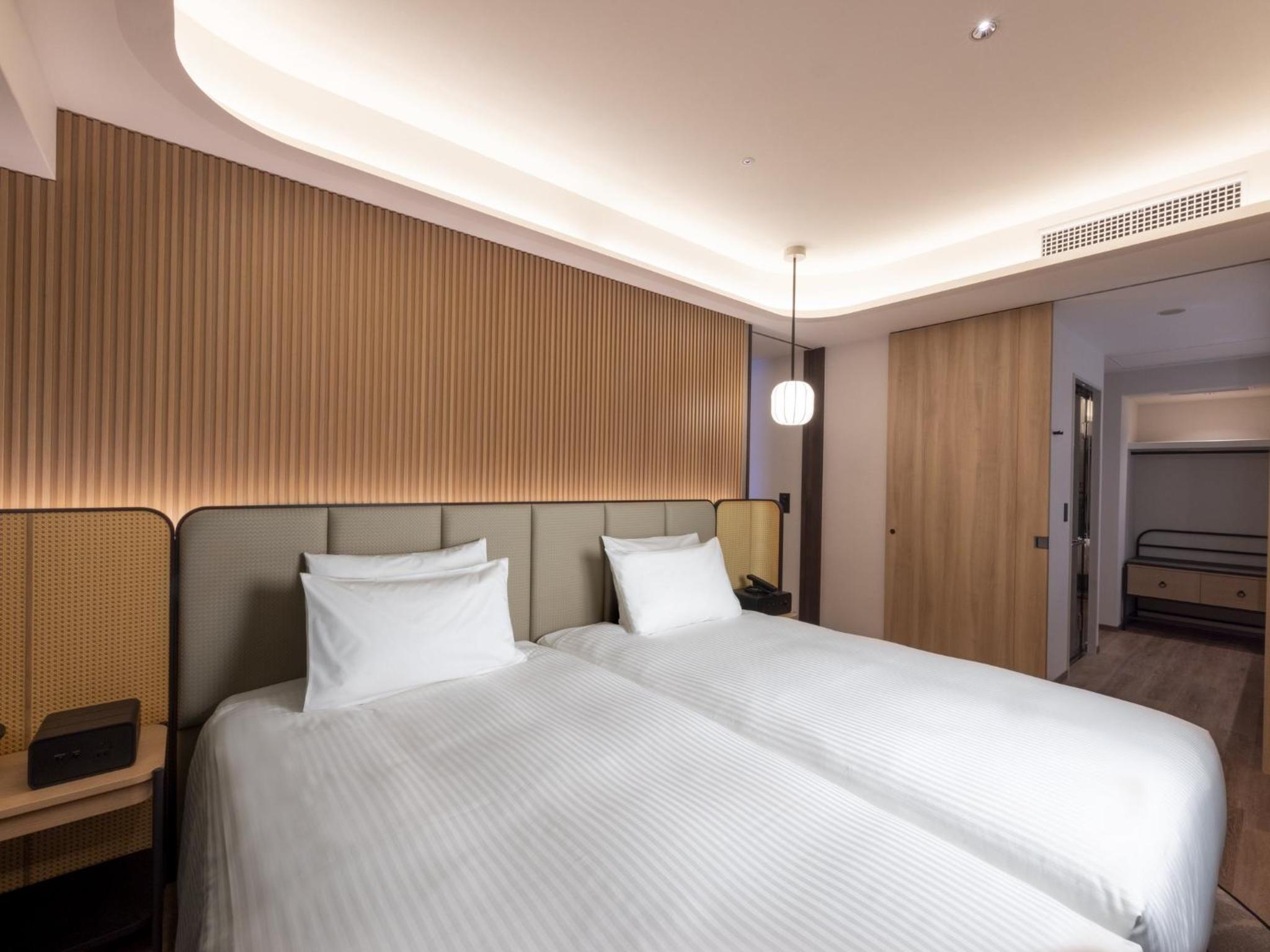 Executive Junior Suite with Two Single Beds - Photo 2