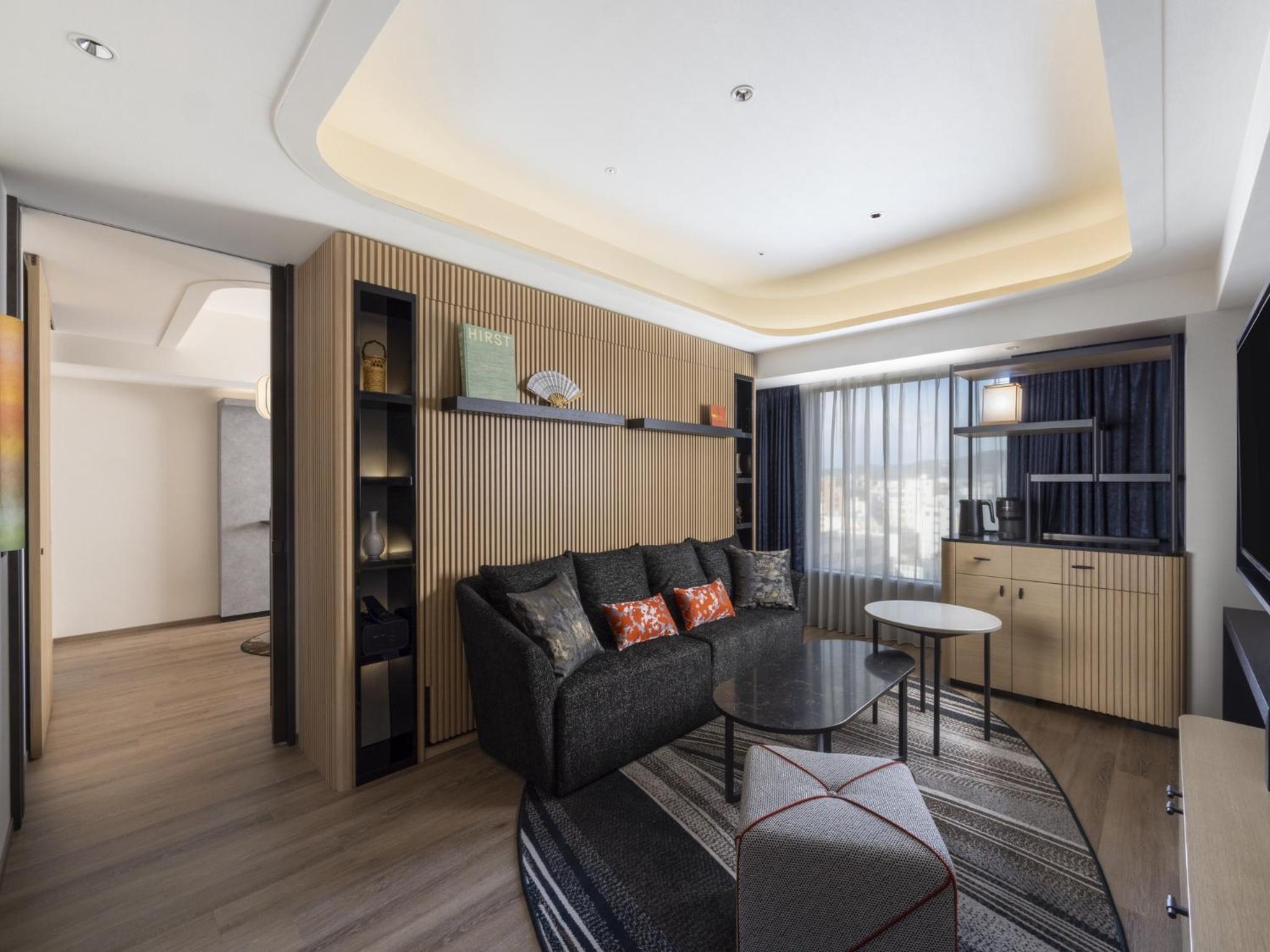 Executive Junior Suite with Two Single Beds - Photo 7