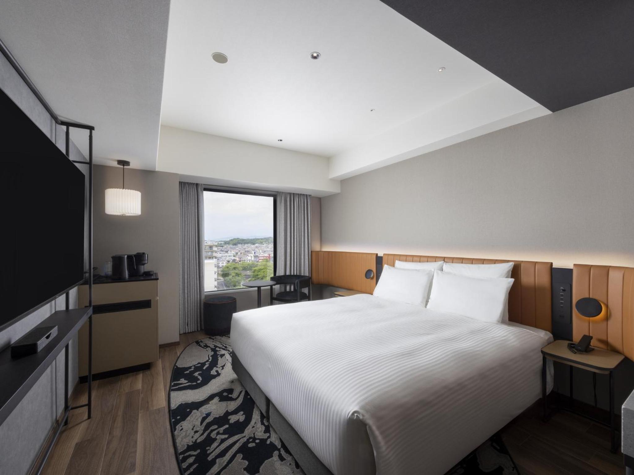 Executive Double Room with Bathtub - Photo 3