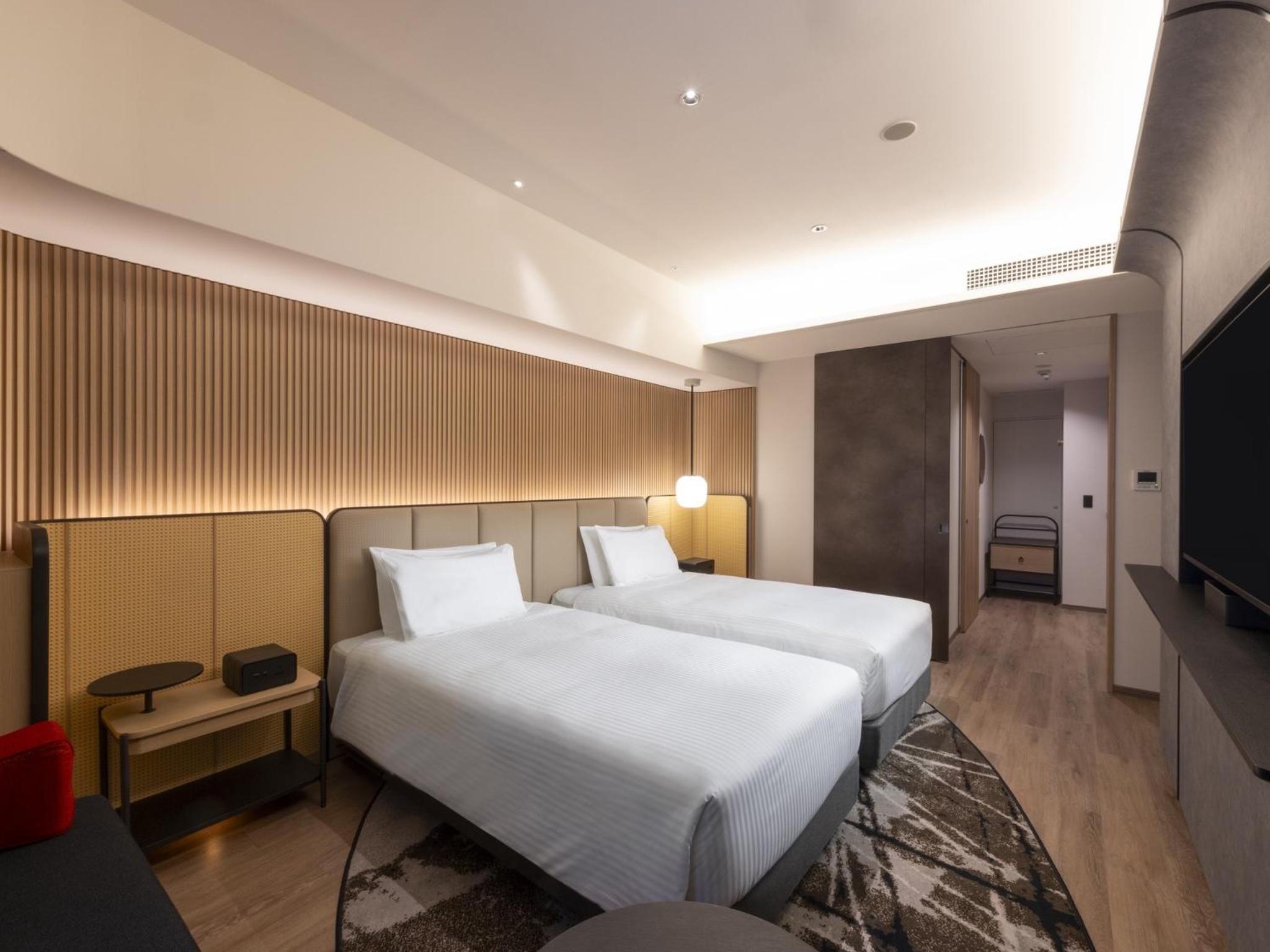 Executive Suite - Photo 5