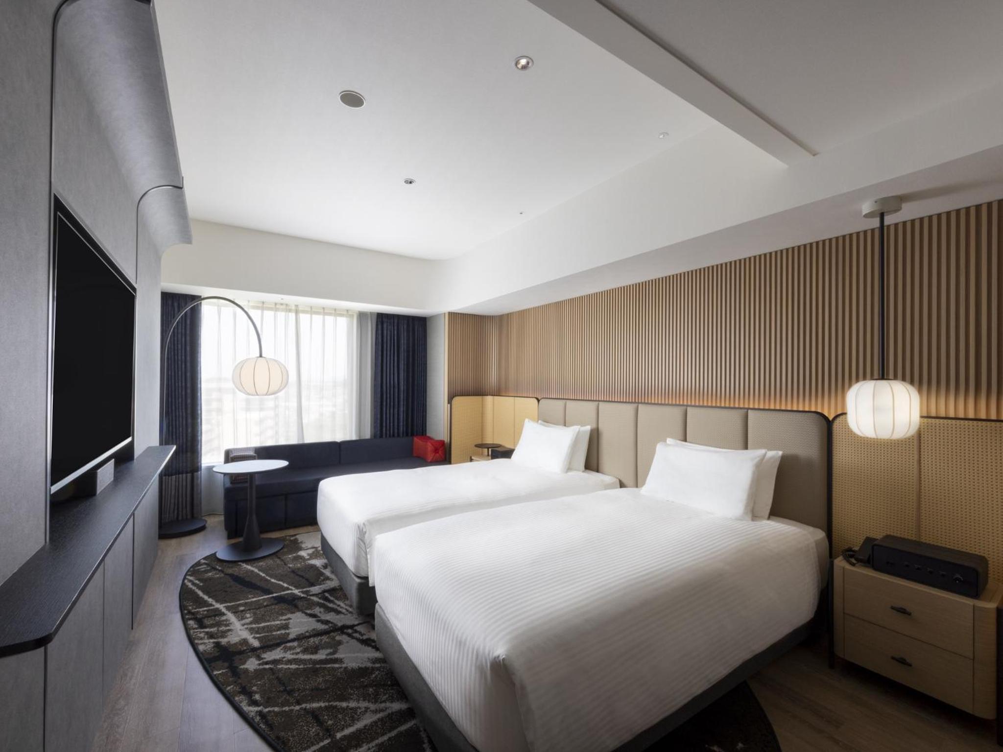 Executive Suite - Photo 4