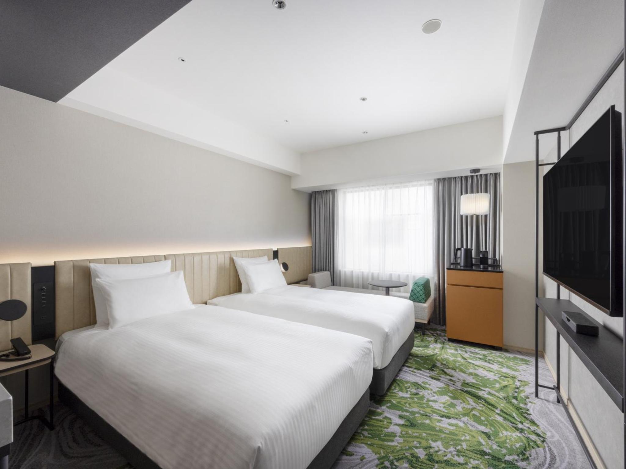 Standard Twin Room with Shower Booth - Photo 3