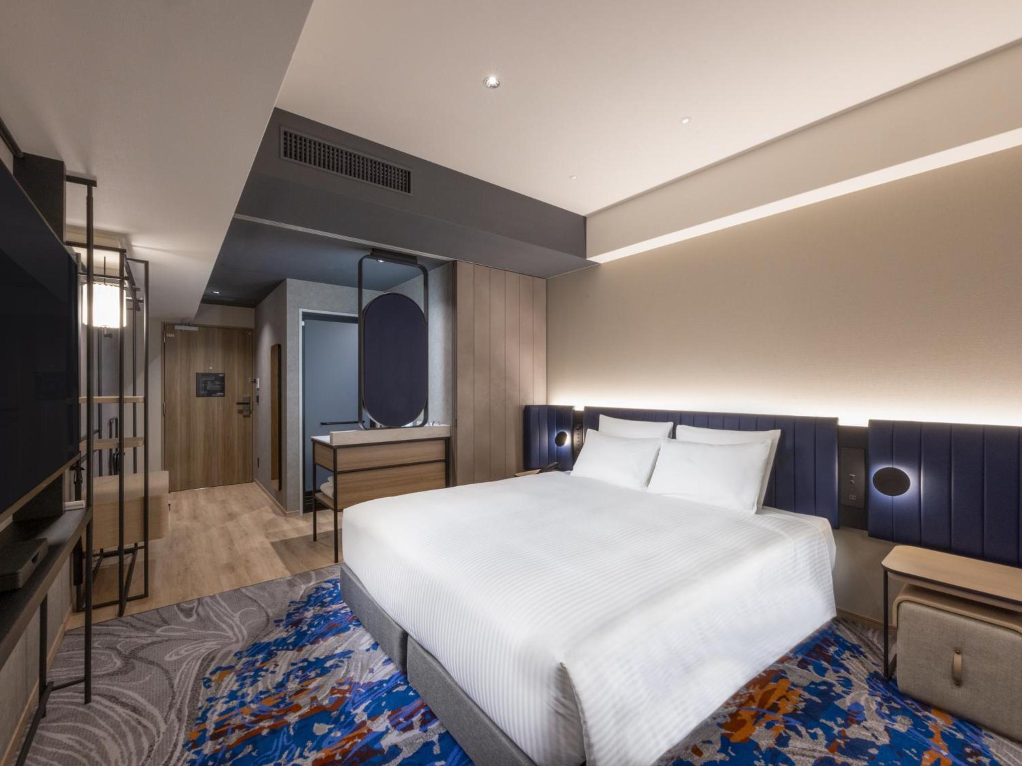 Standard Double Room with Bathtub - Photo 3