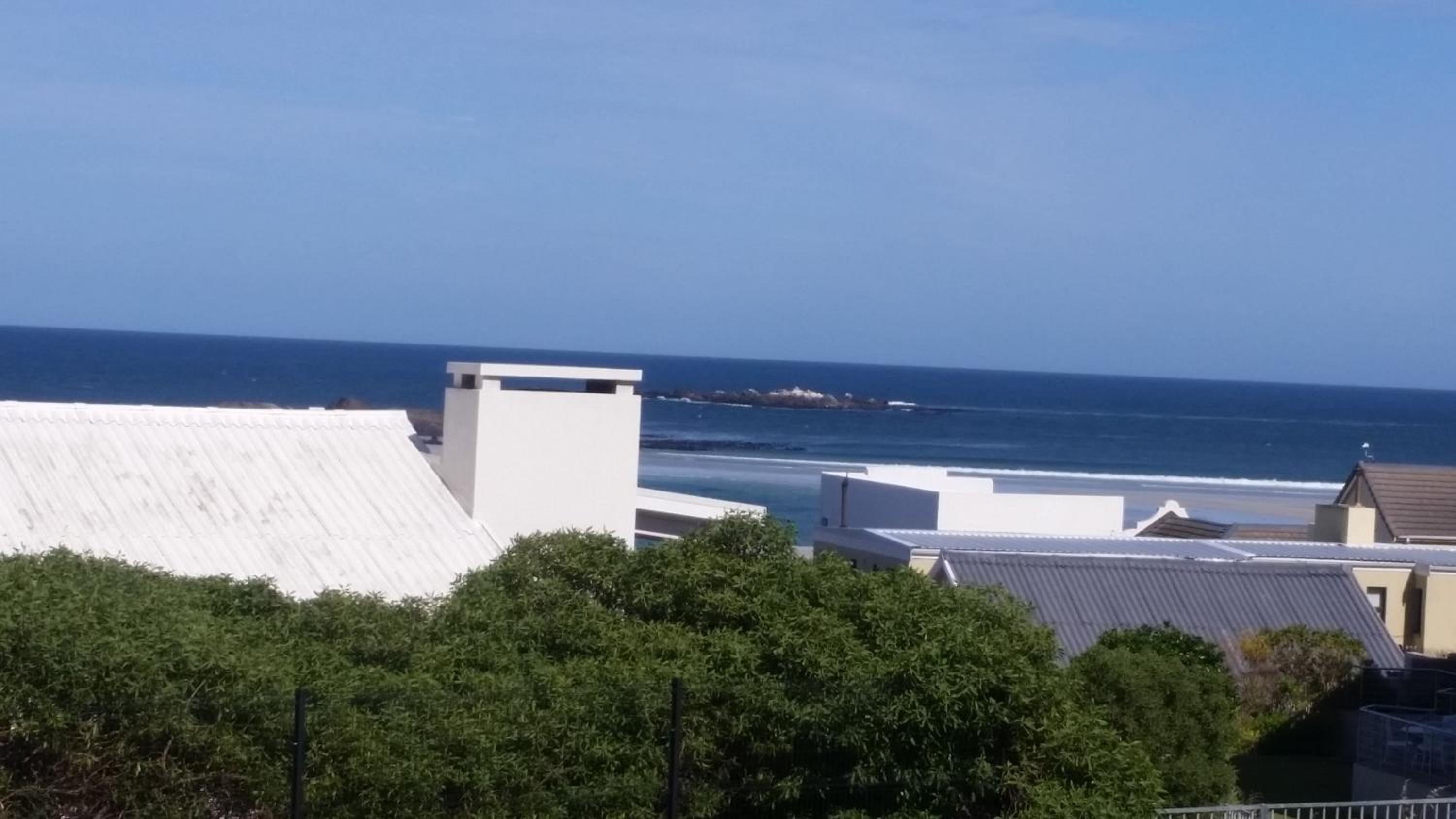 Deluxe Garden Room with Sea View photo 2