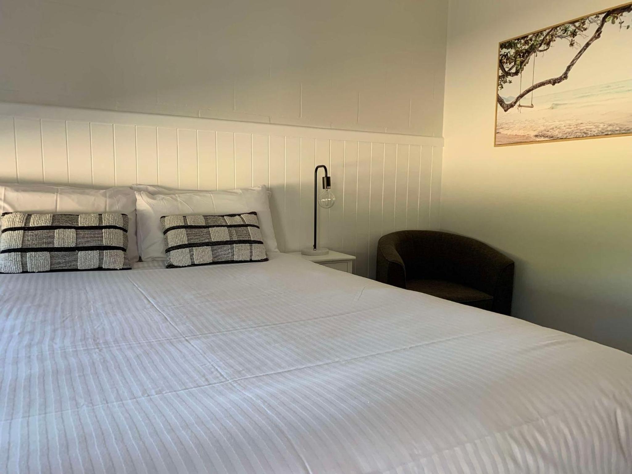 Standard Queen Room - Photo 5