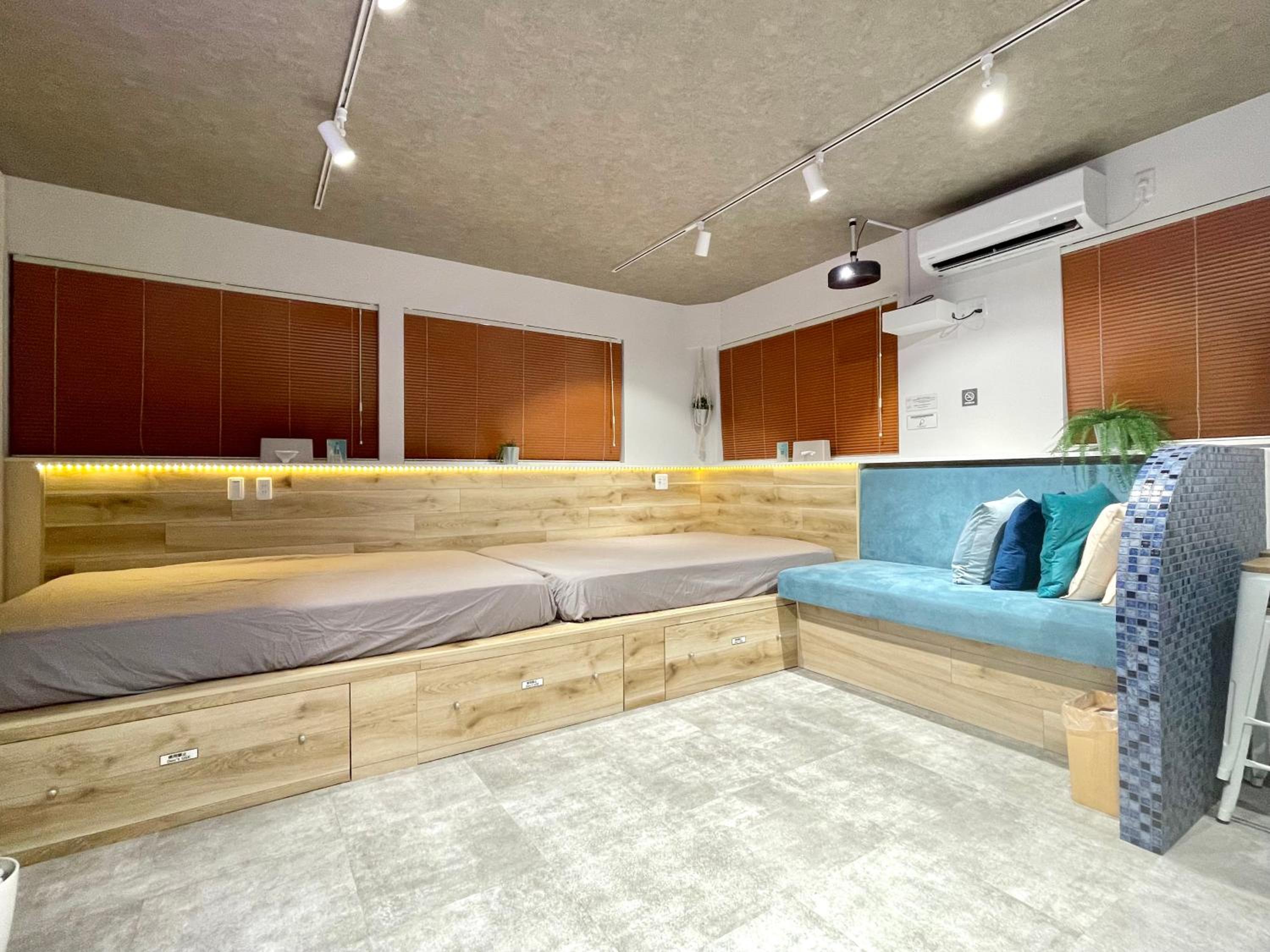 One-Bedroom Apartment photo 2