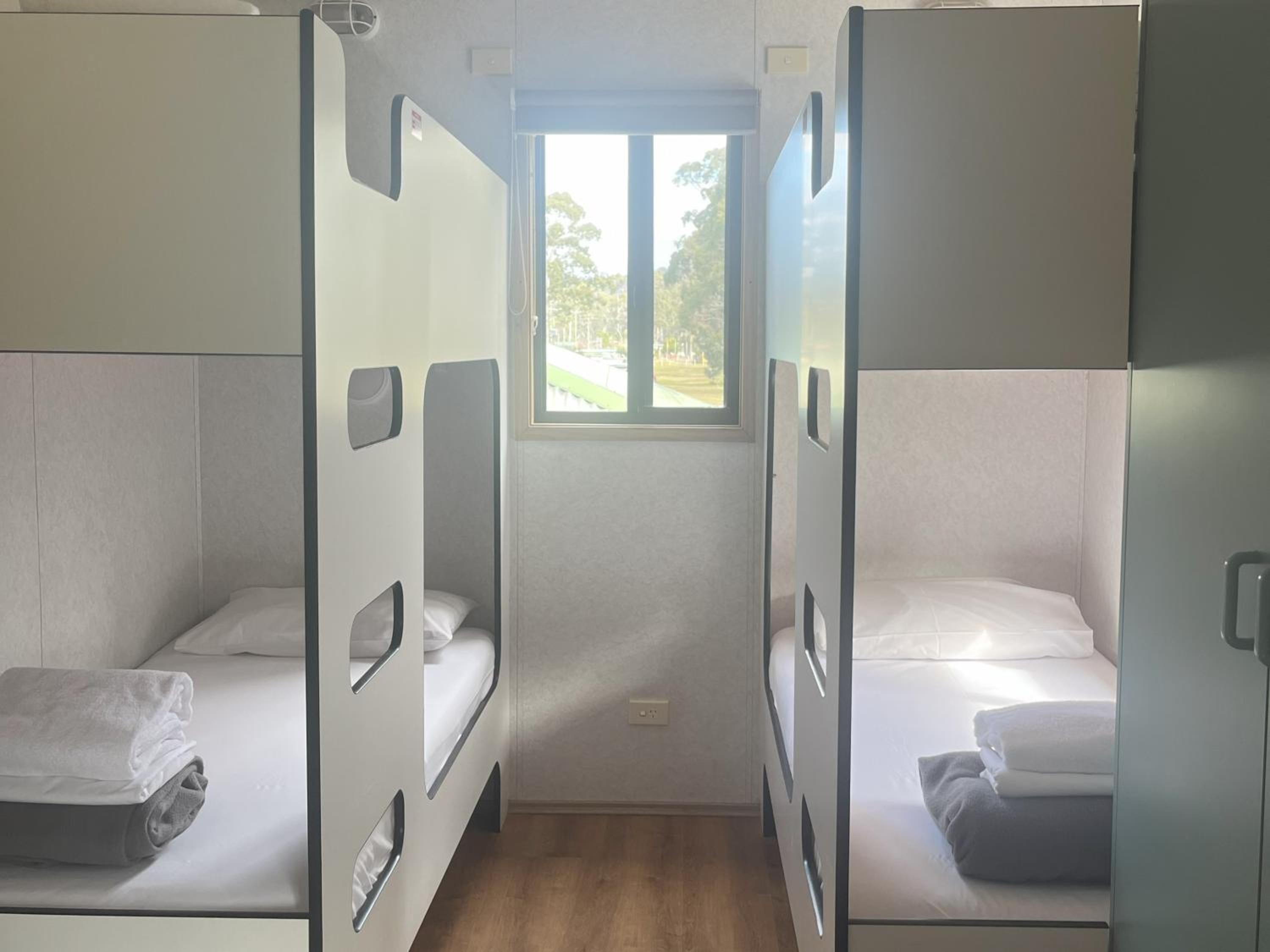 Deluxe 2 Bedroom Cabin - Photo 8
