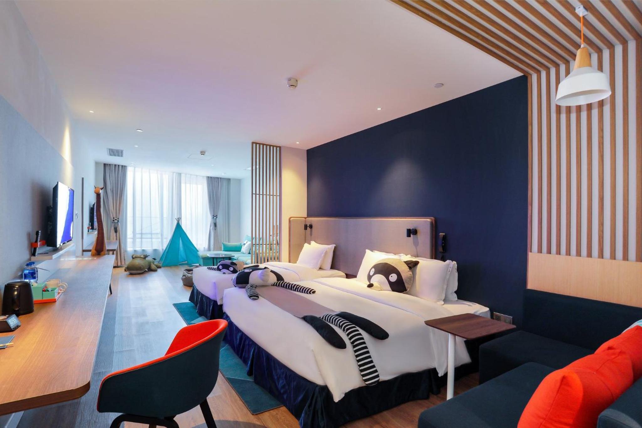 Standard Room with One King and One Single Bed - Kid Theme - Photo 3